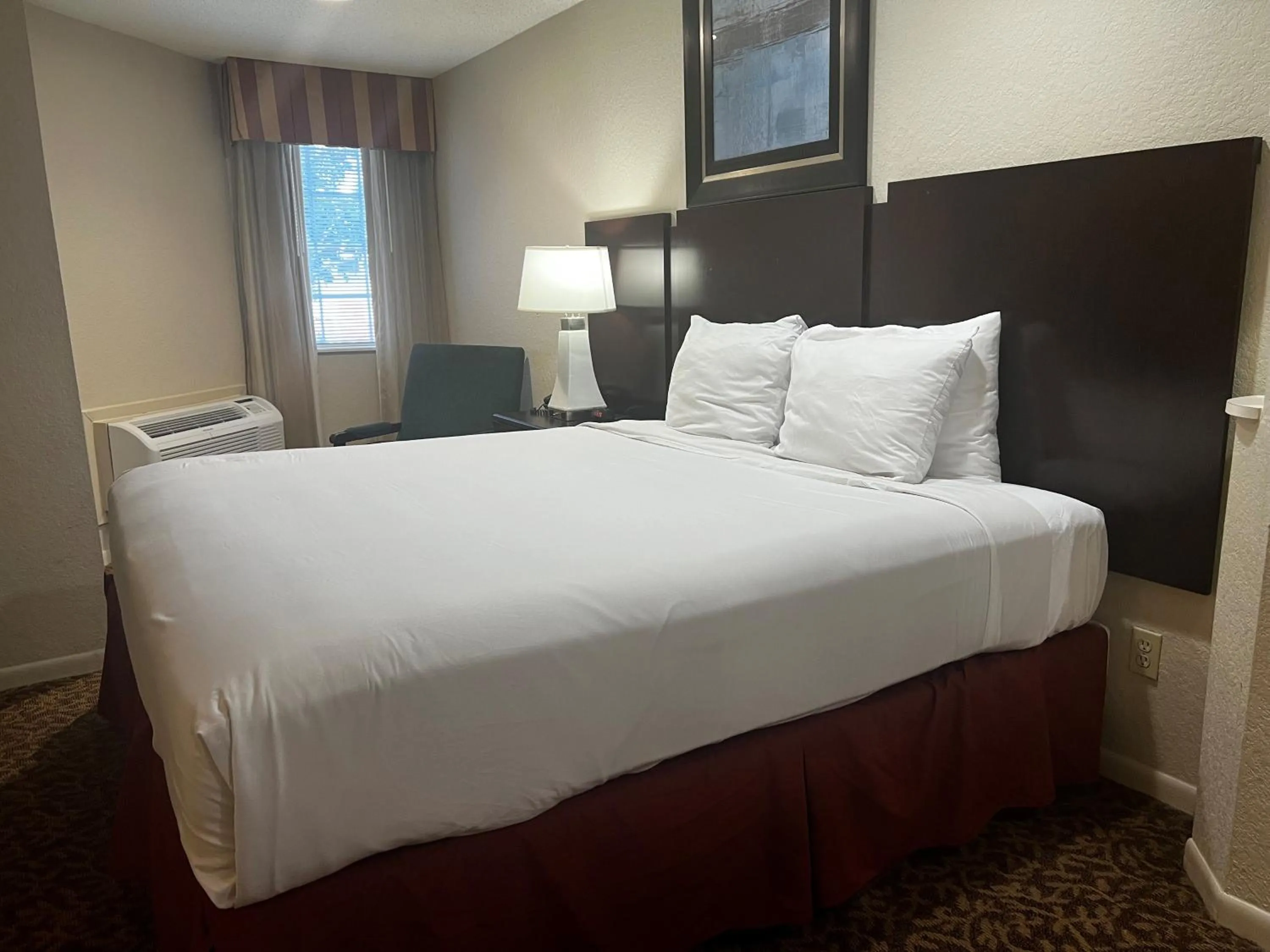 Bedroom, Bed in Baymont by Wyndham Houston/Westchase