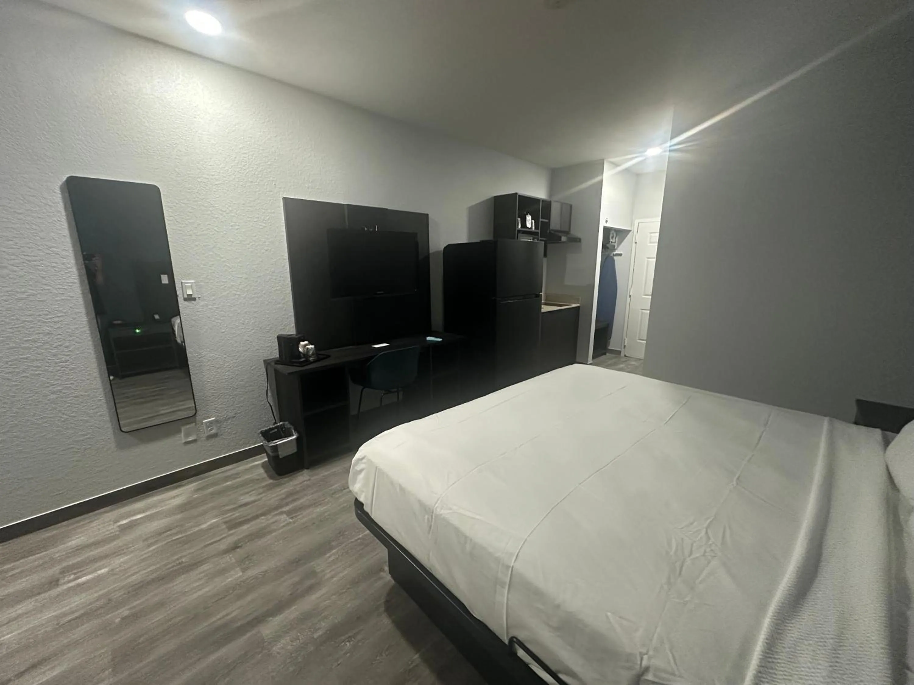 Bed in Studio 6 Houston, TX - Westchase