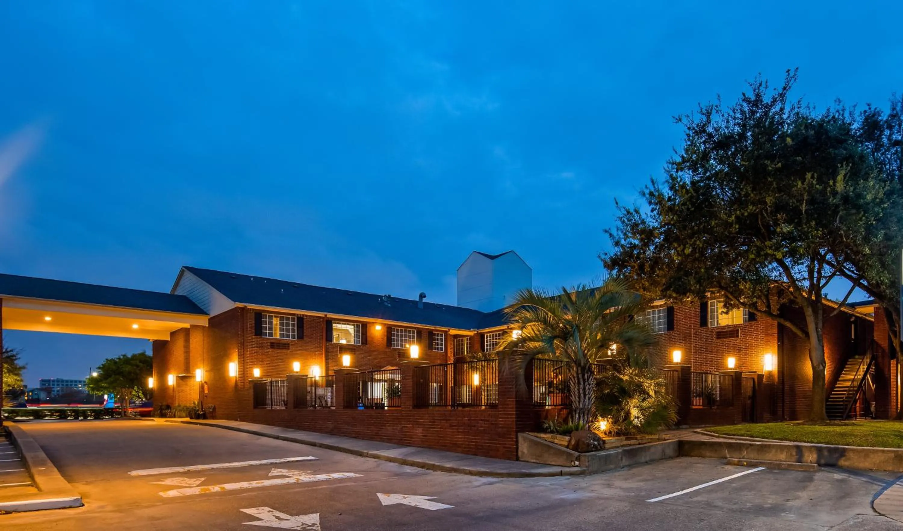 Property building in Baymont by Wyndham Houston/Westchase