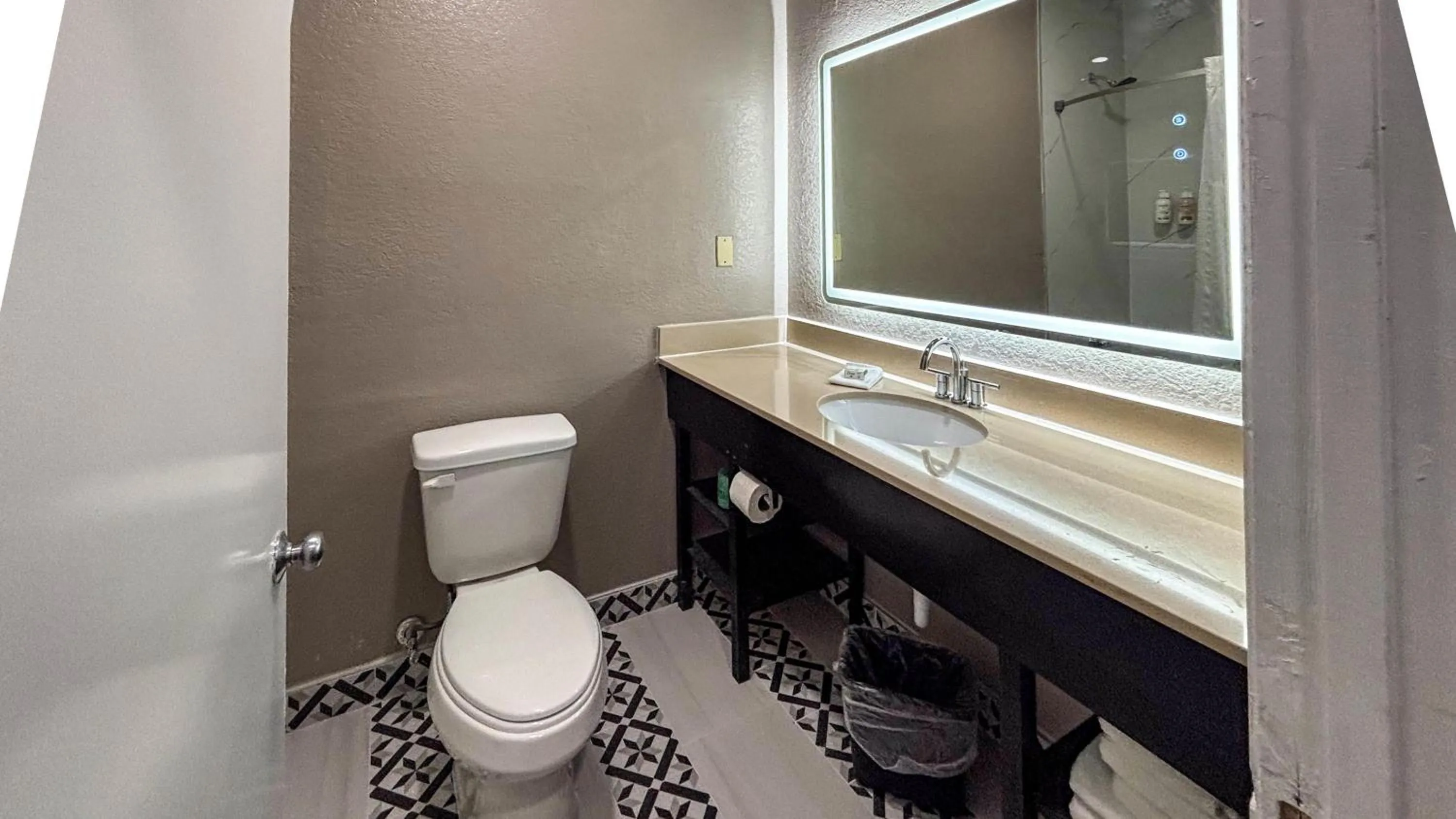 Bathroom in Studio 6 Houston, TX - Westchase