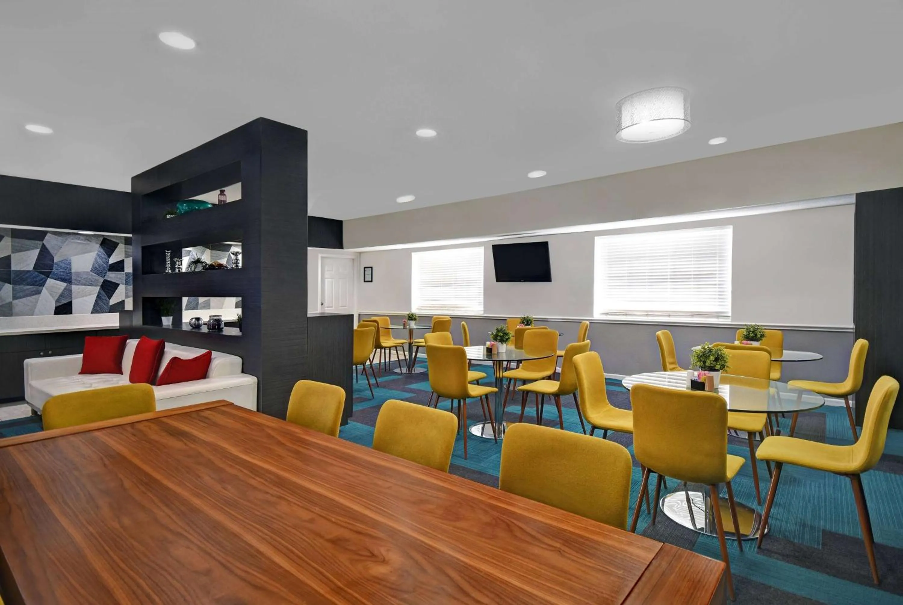 Breakfast in Baymont by Wyndham Houston/Westchase