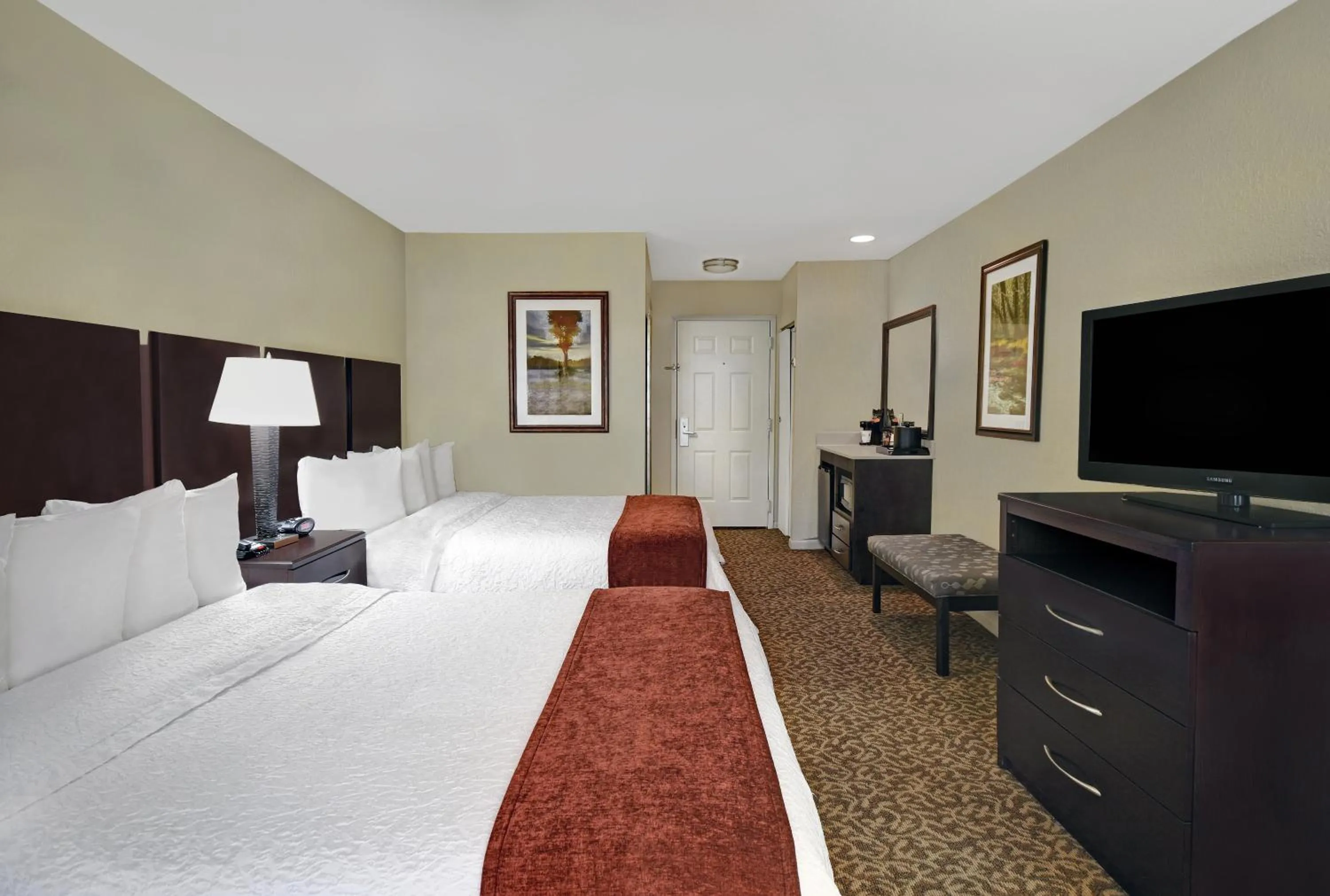 Photo of the whole room, Bed in Baymont by Wyndham Houston/Westchase