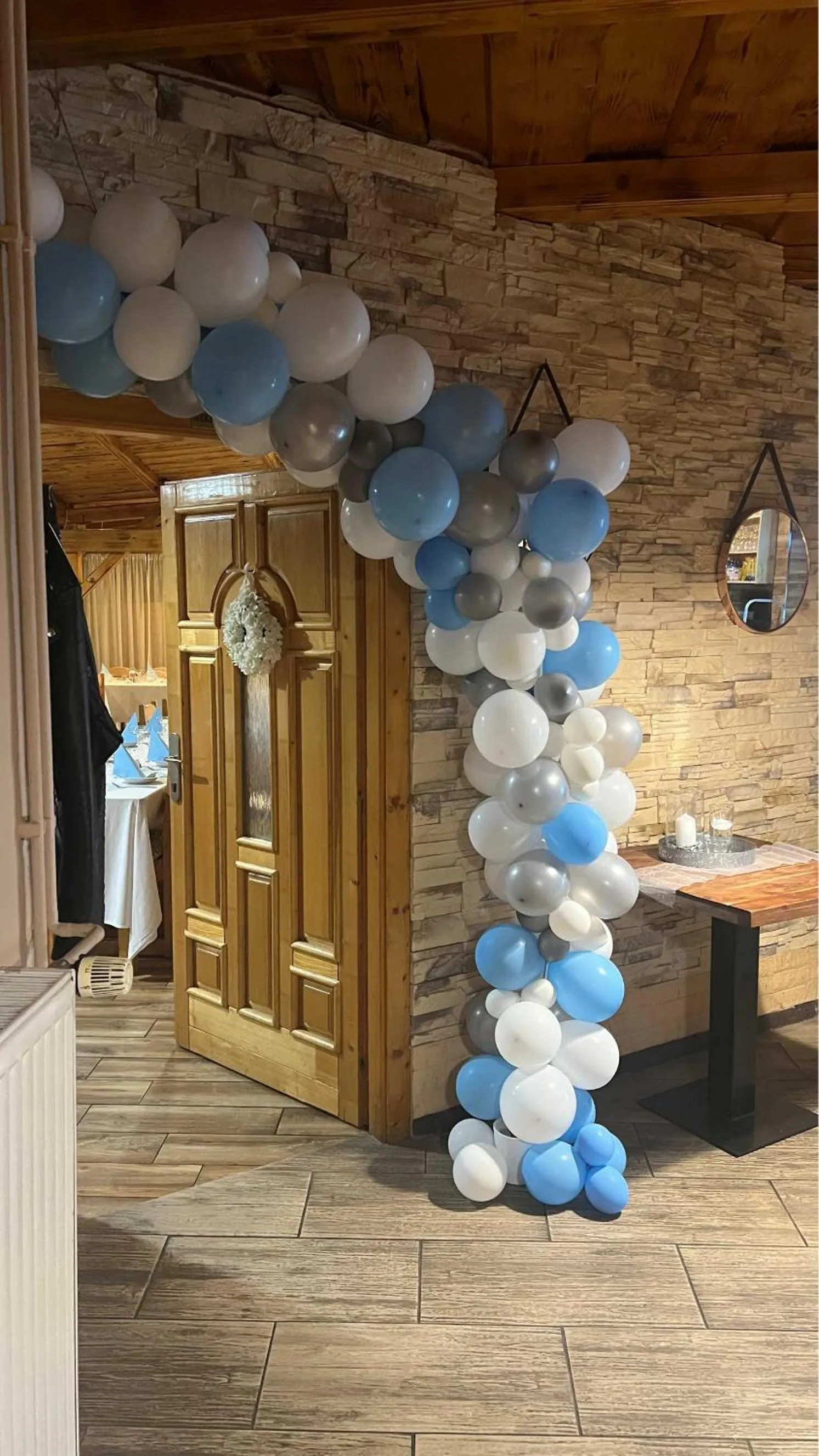 Restaurant/places to eat in Hotel Taurus