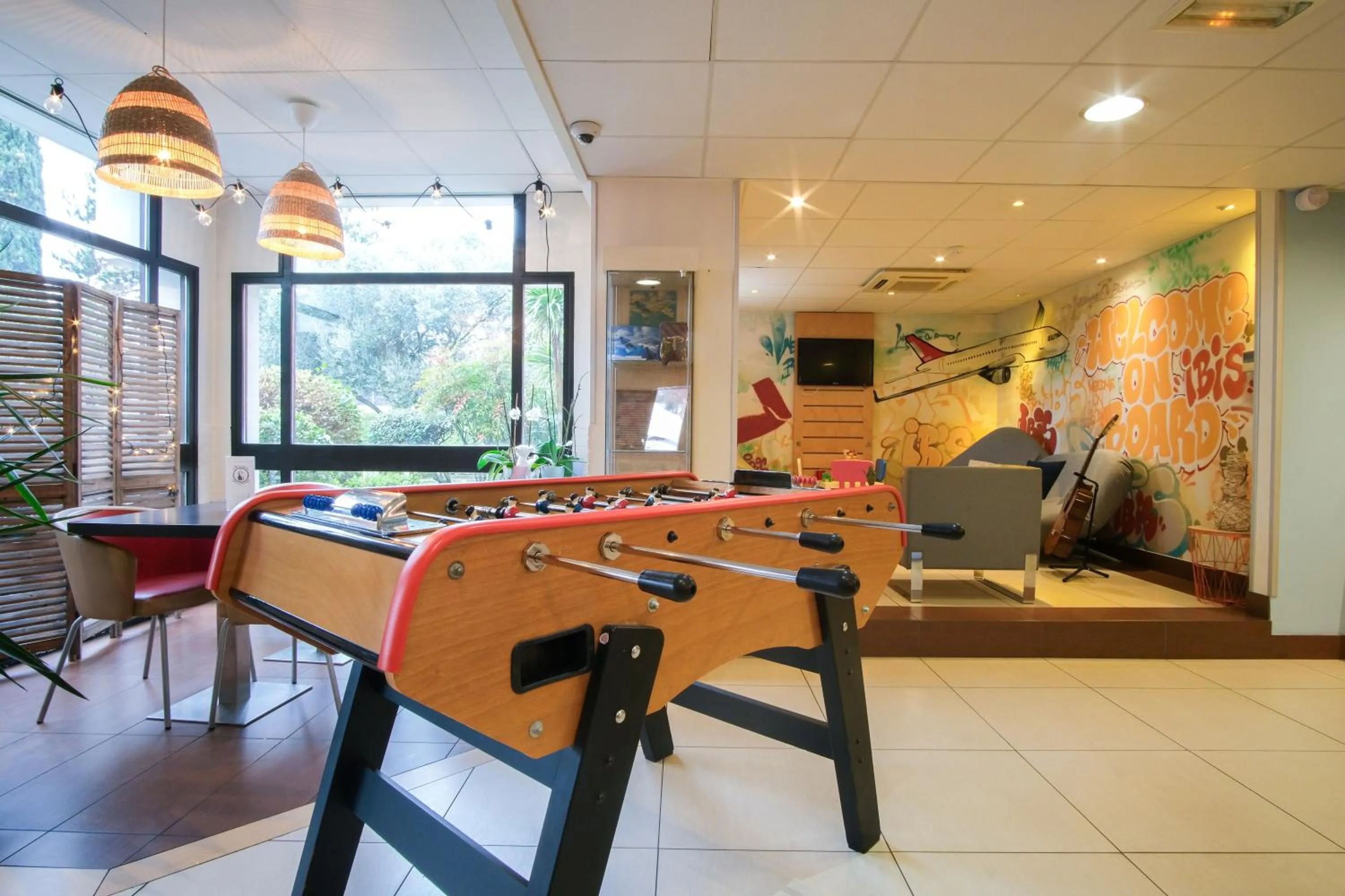 Seating area in ibis Toulouse Aeroport