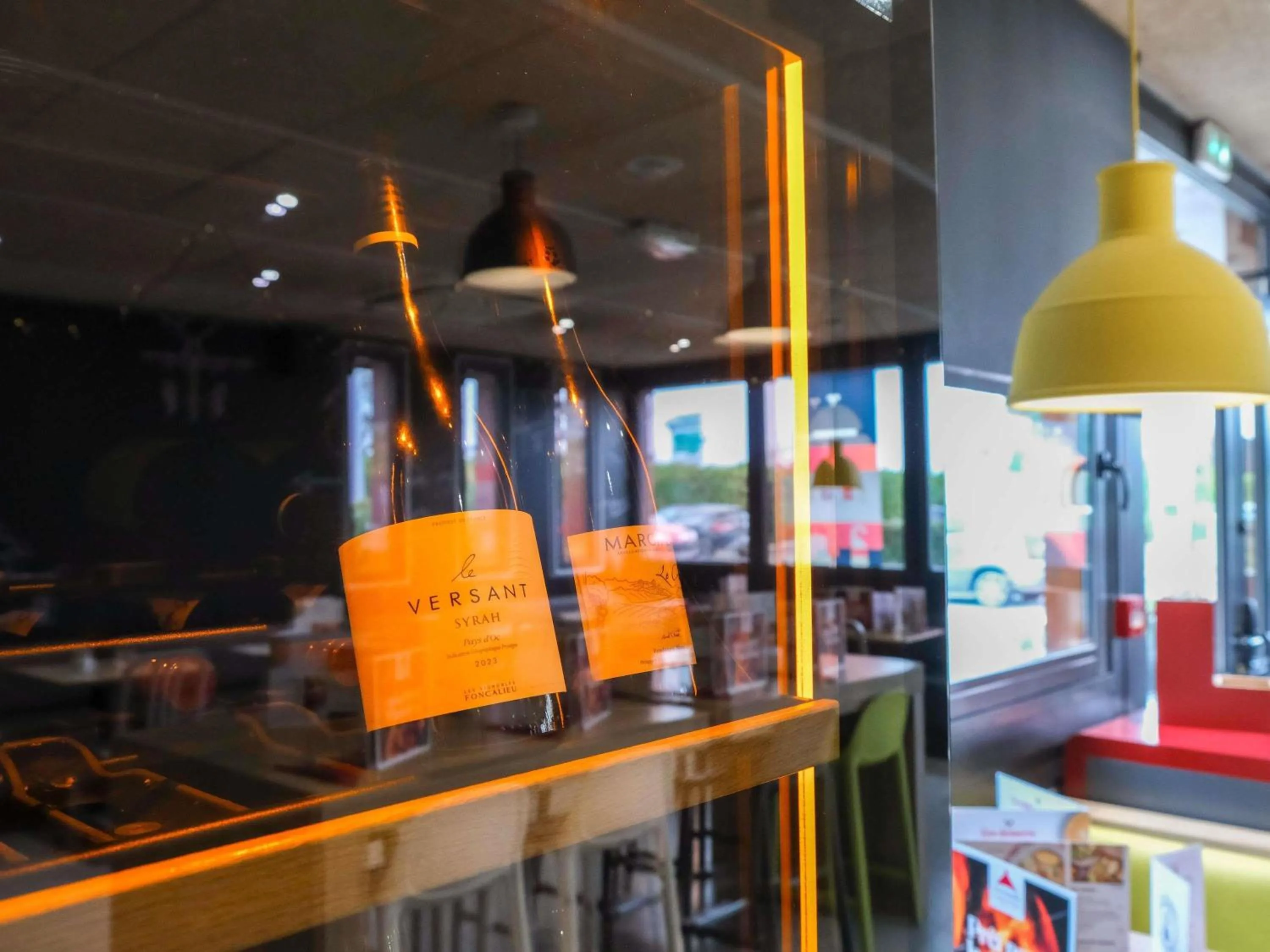 Restaurant/places to eat in ibis Toulouse Aeroport