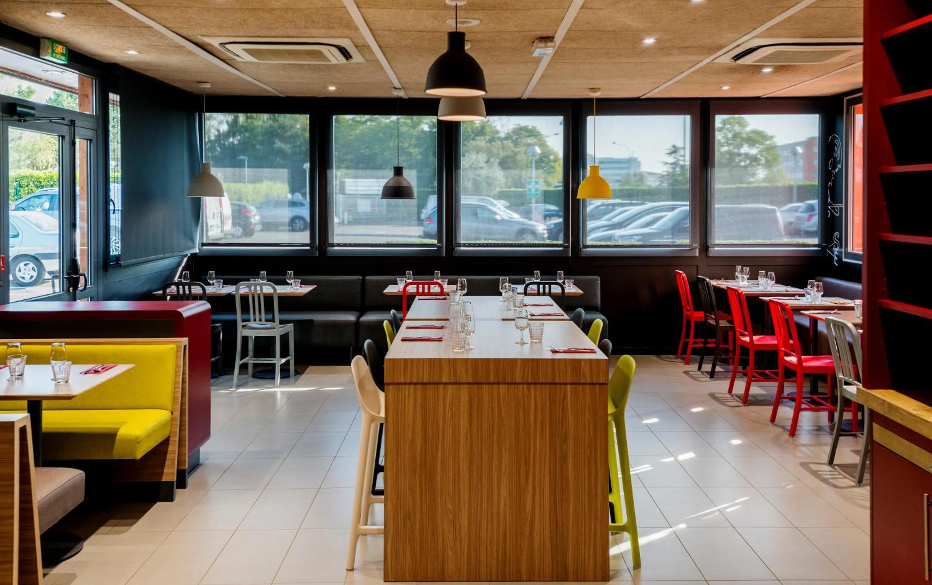 Restaurant/places to eat in ibis Toulouse Aeroport