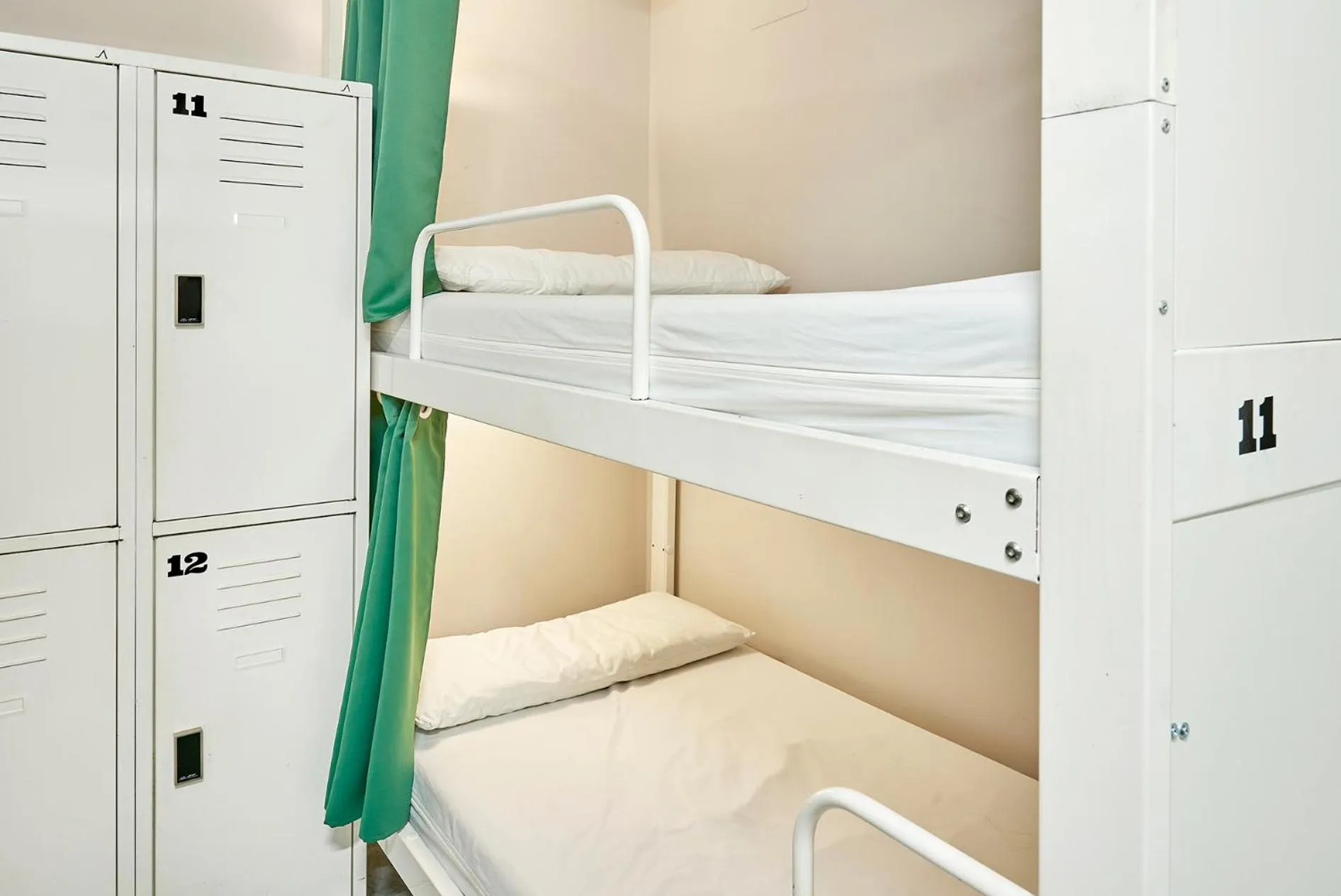 Bed in Hola Hostal Eixample