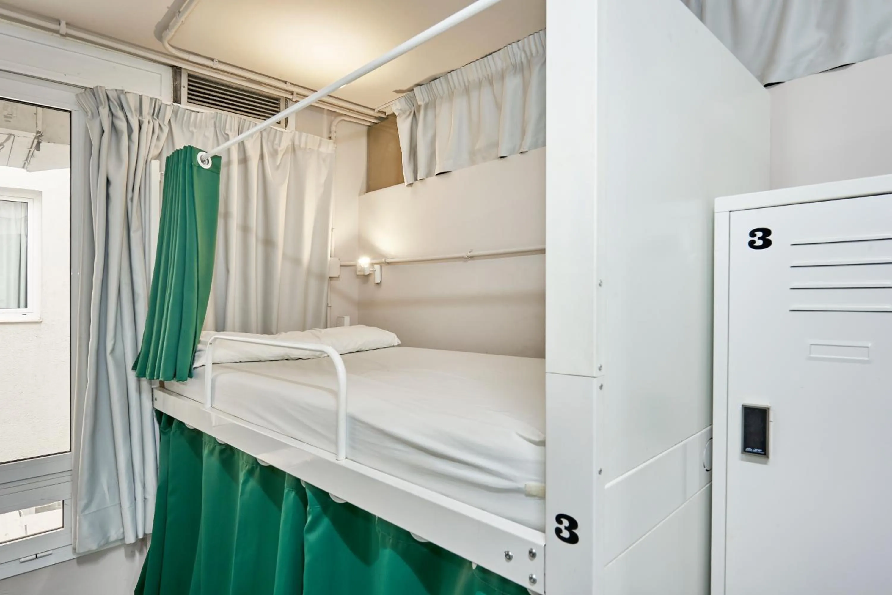 Bed in Hola Hostal Eixample