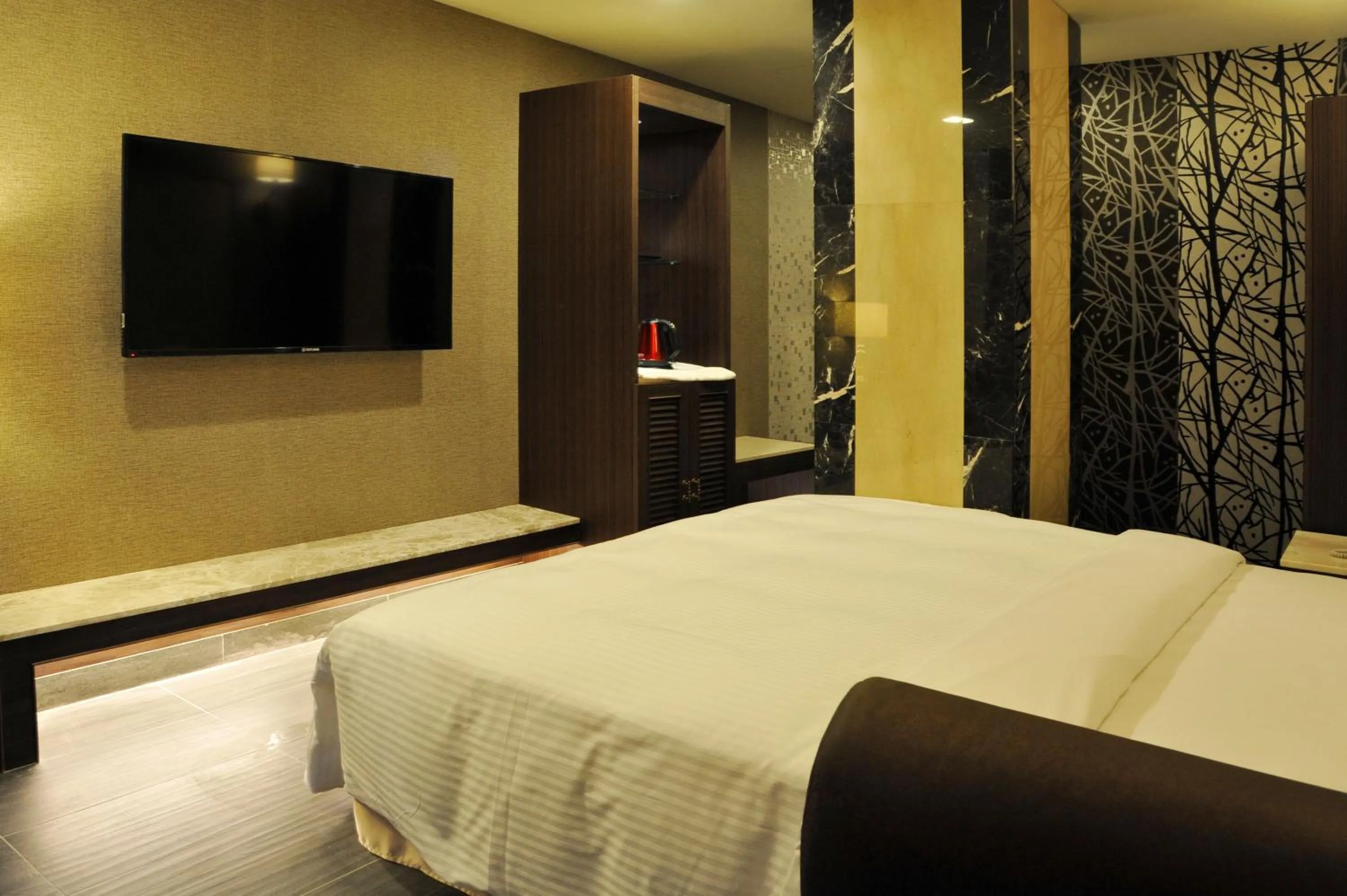 Bed in Maple Hotel Second Branch