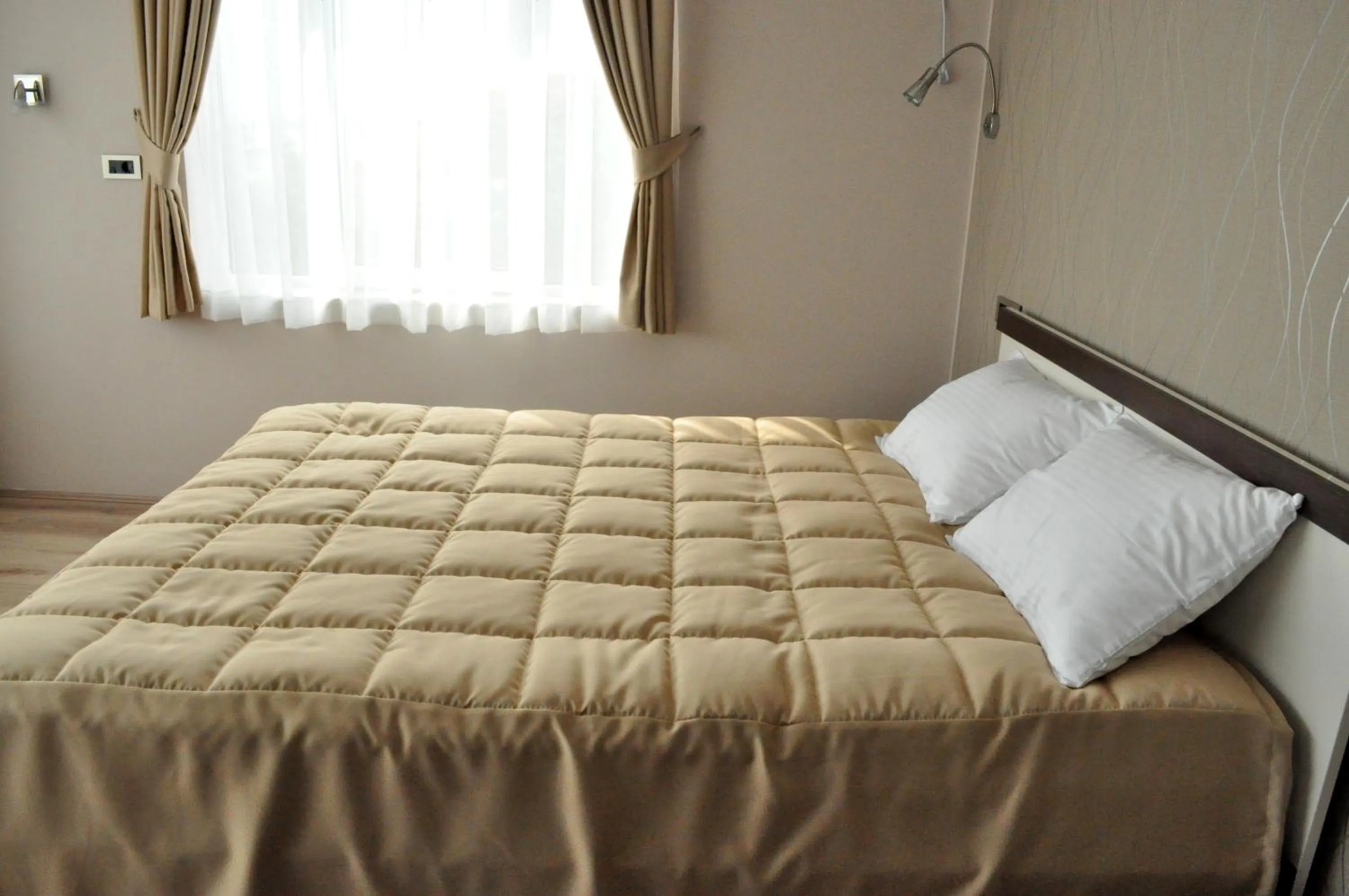 Photo of the whole room, Bed in Garni Hotel 018 In