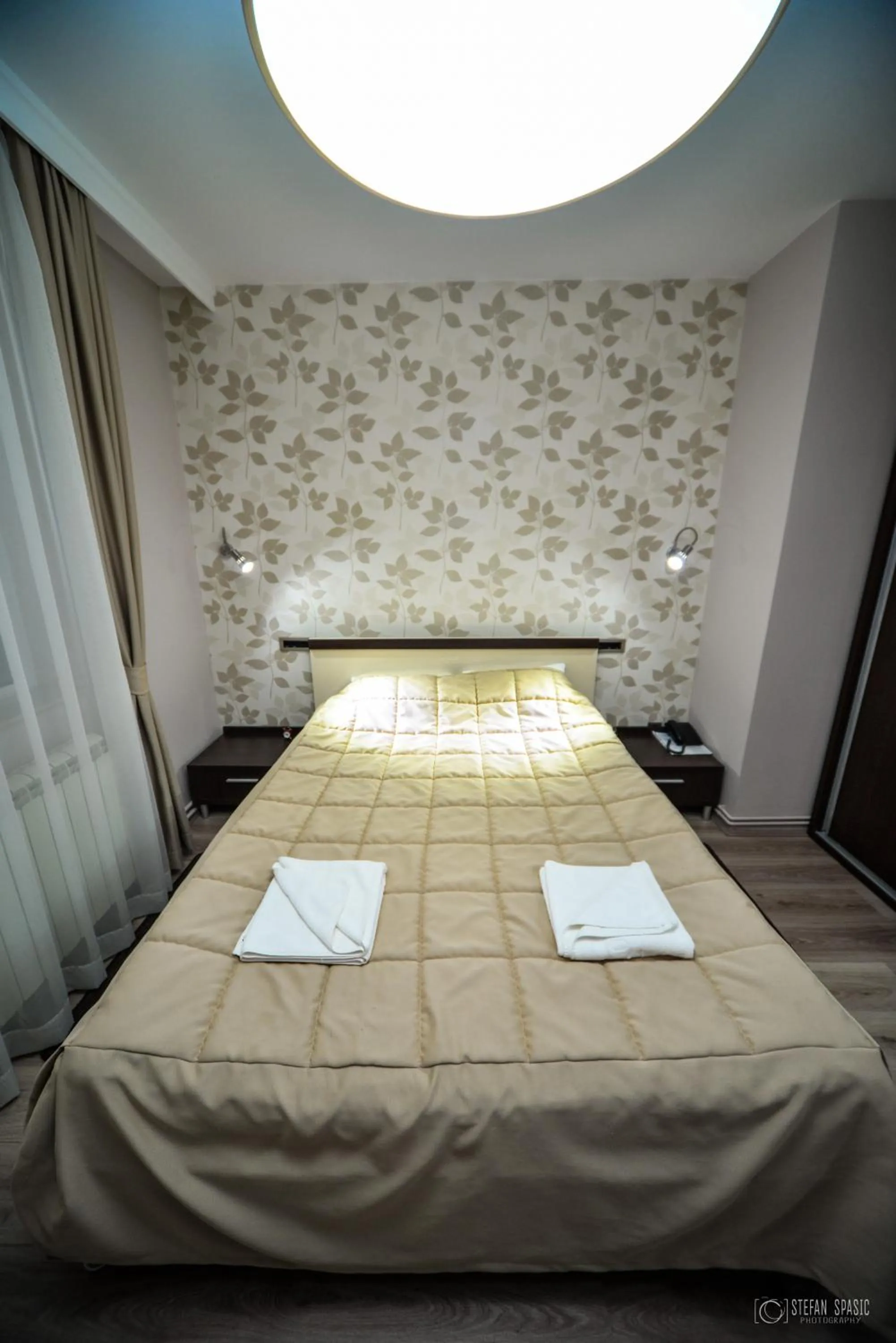 Bed in Garni Hotel 018 In