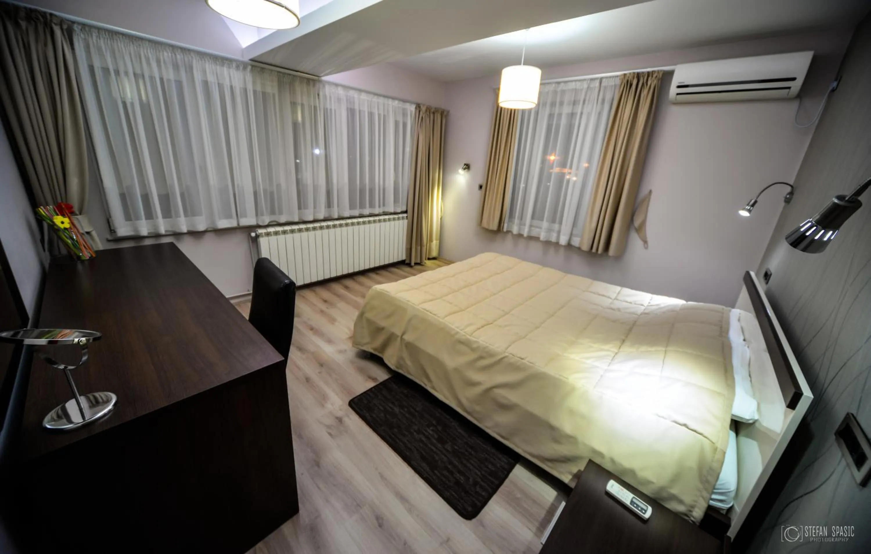 Bedroom, Bed in Garni Hotel 018 In