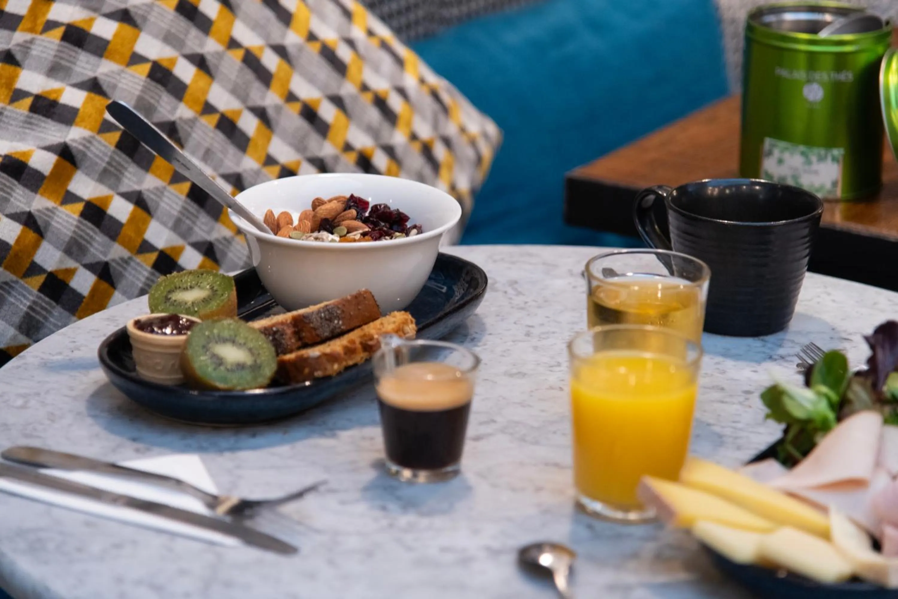 Food and drinks in ibis Paris Grands Boulevards Opéra 9e