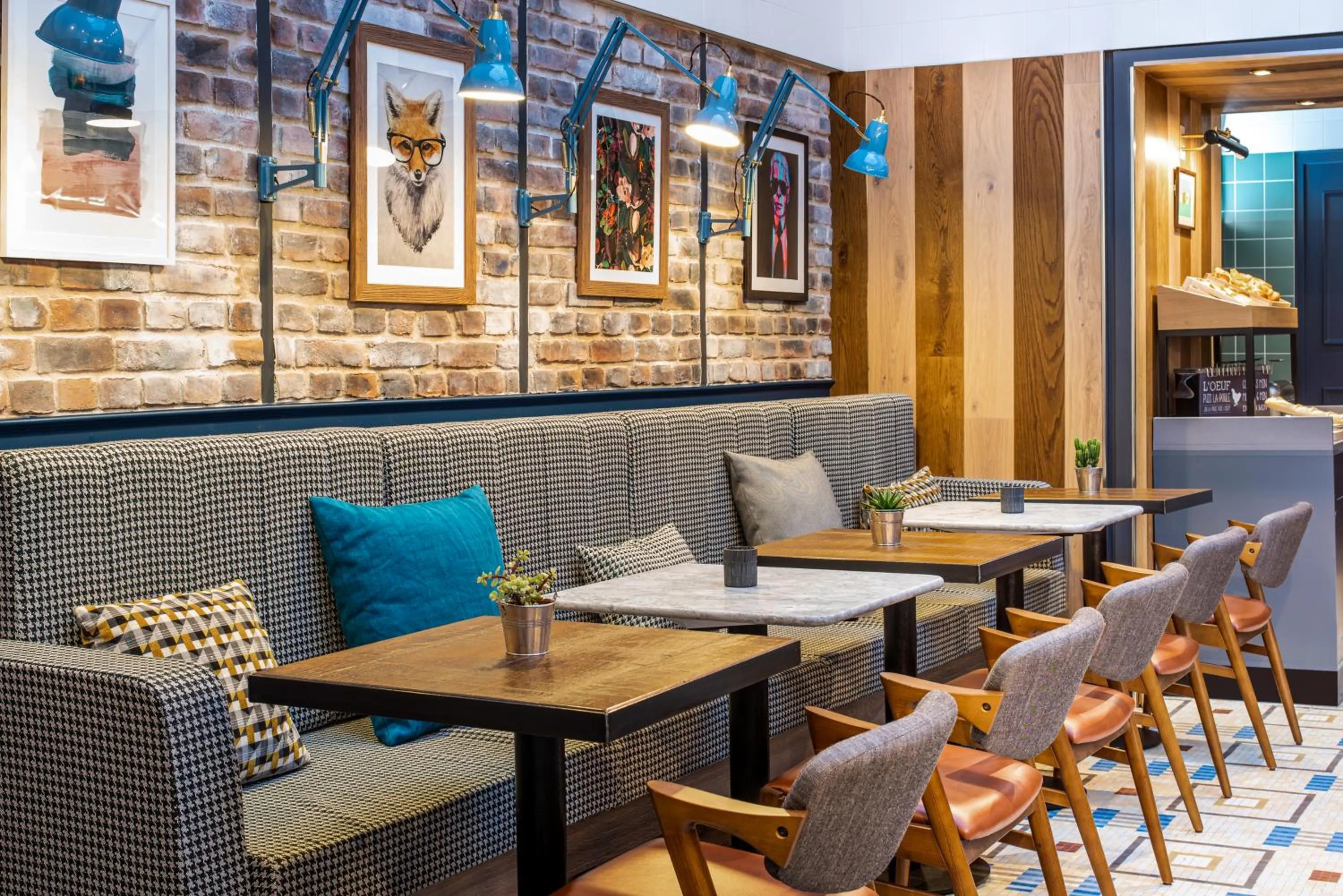 Restaurant/places to eat in ibis Paris Grands Boulevards Opéra 9e