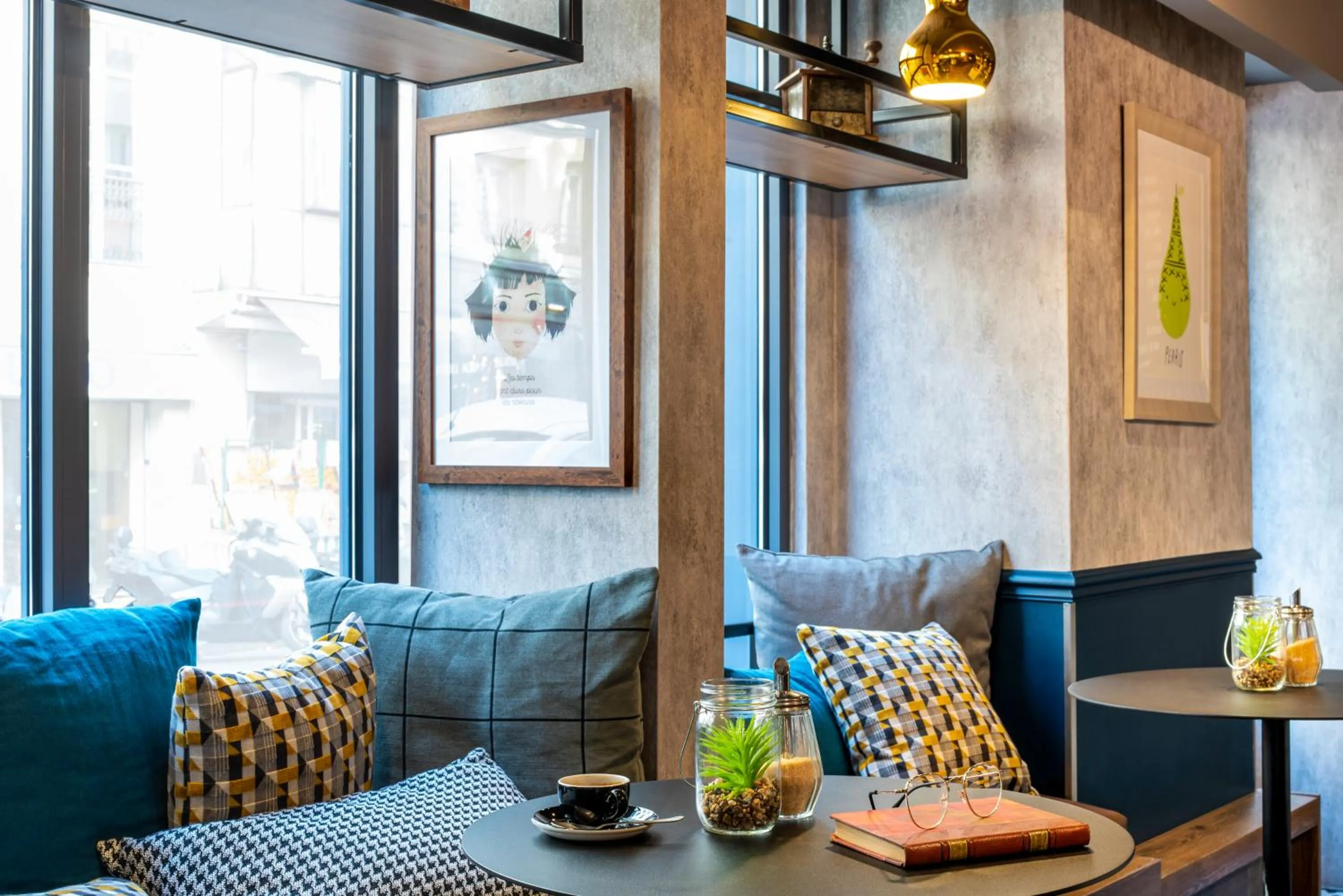 Lobby or reception in ibis Paris Grands Boulevards Opéra 9e