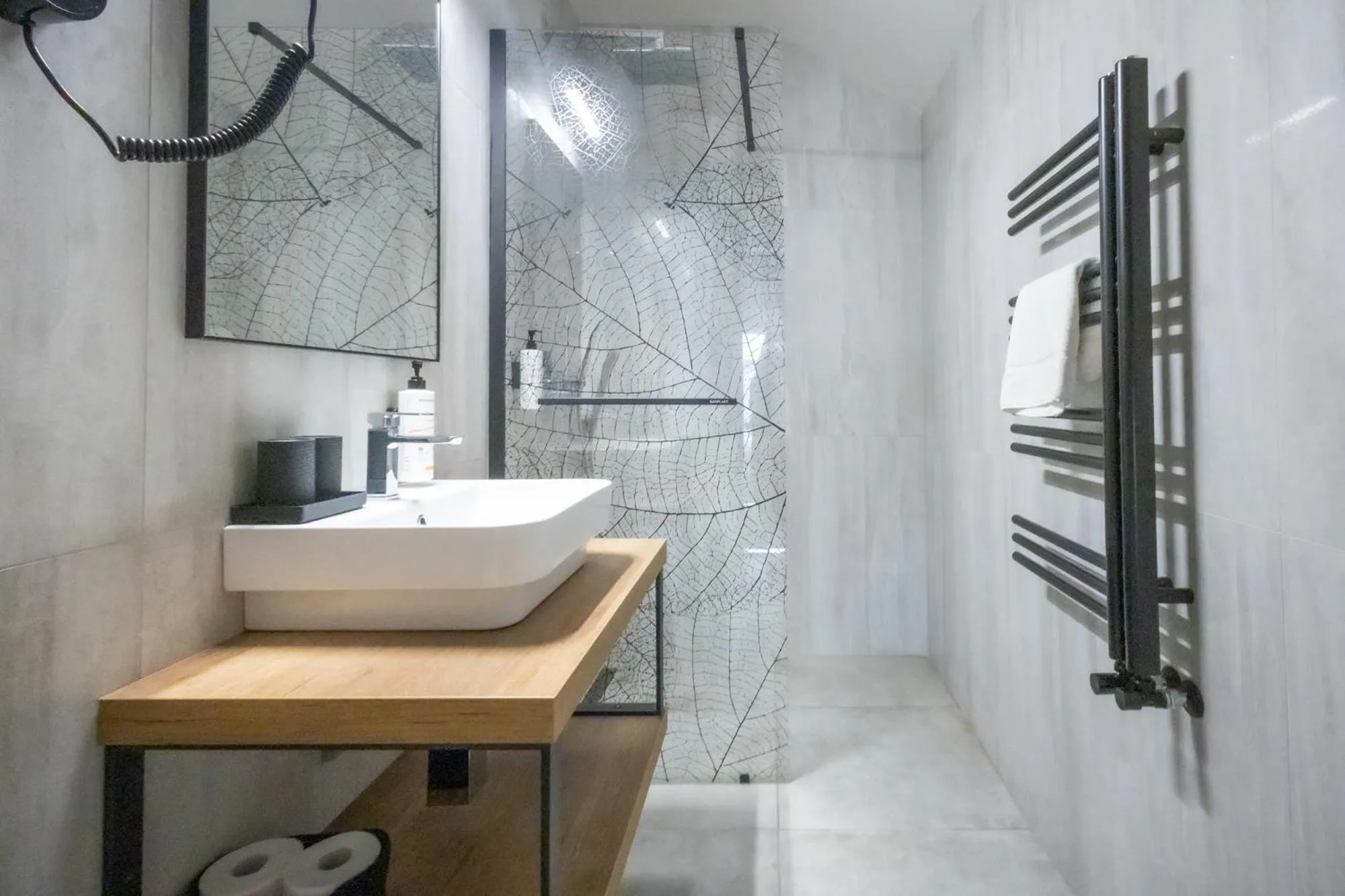 Shower in 4 Évszak Hegyihotel