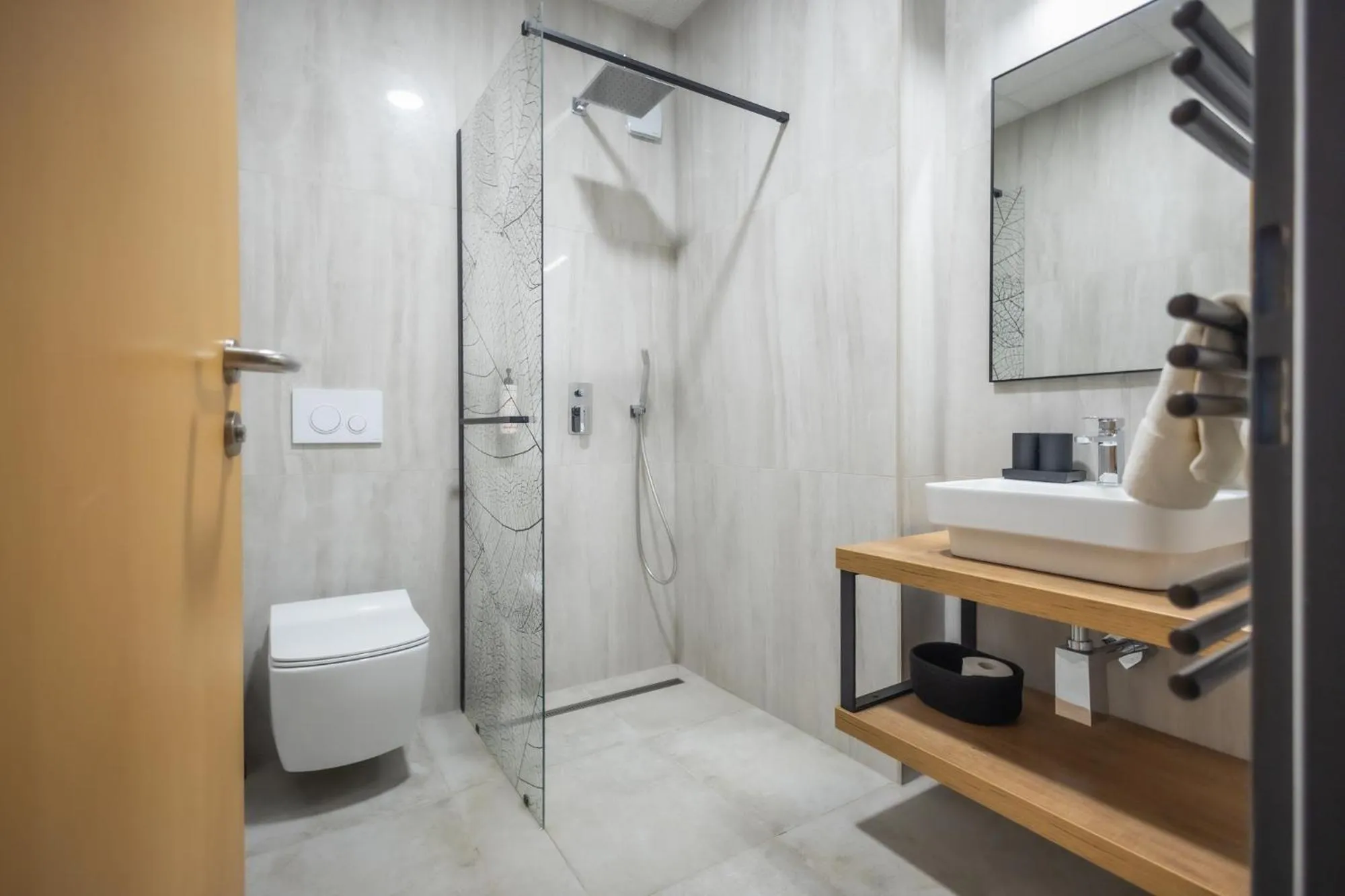 Shower in 4 Évszak Hegyihotel