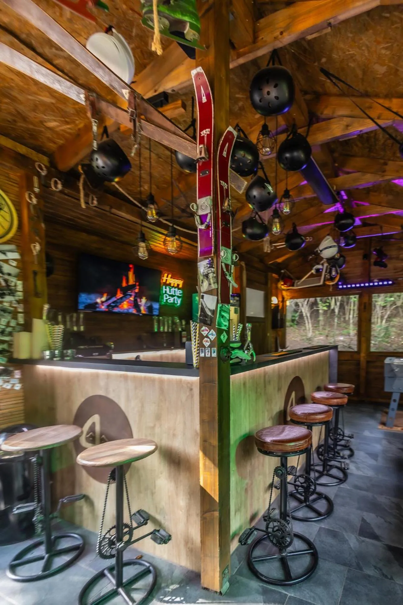 Nightclub / DJ in 4 Évszak Hegyihotel