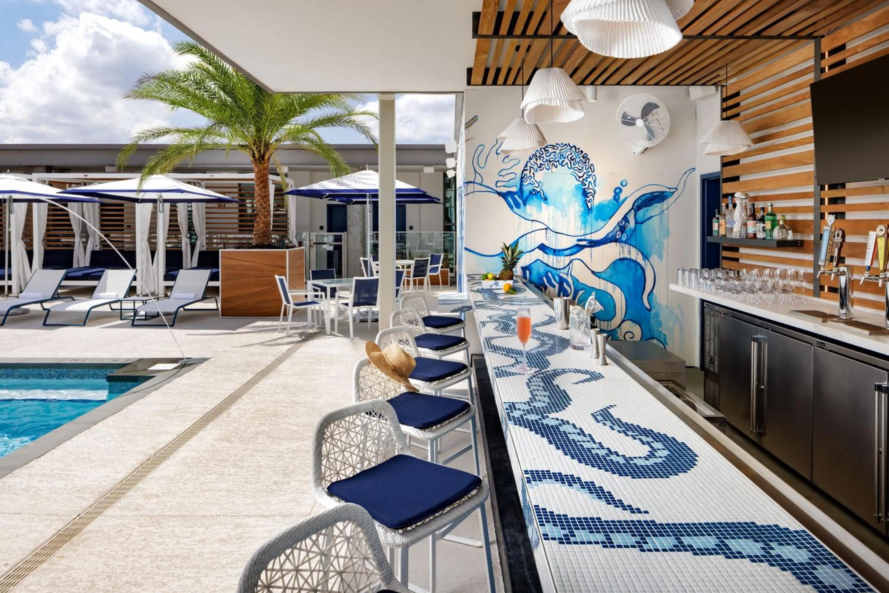 Swimming pool in JW Marriott Savannah Plant Riverside District