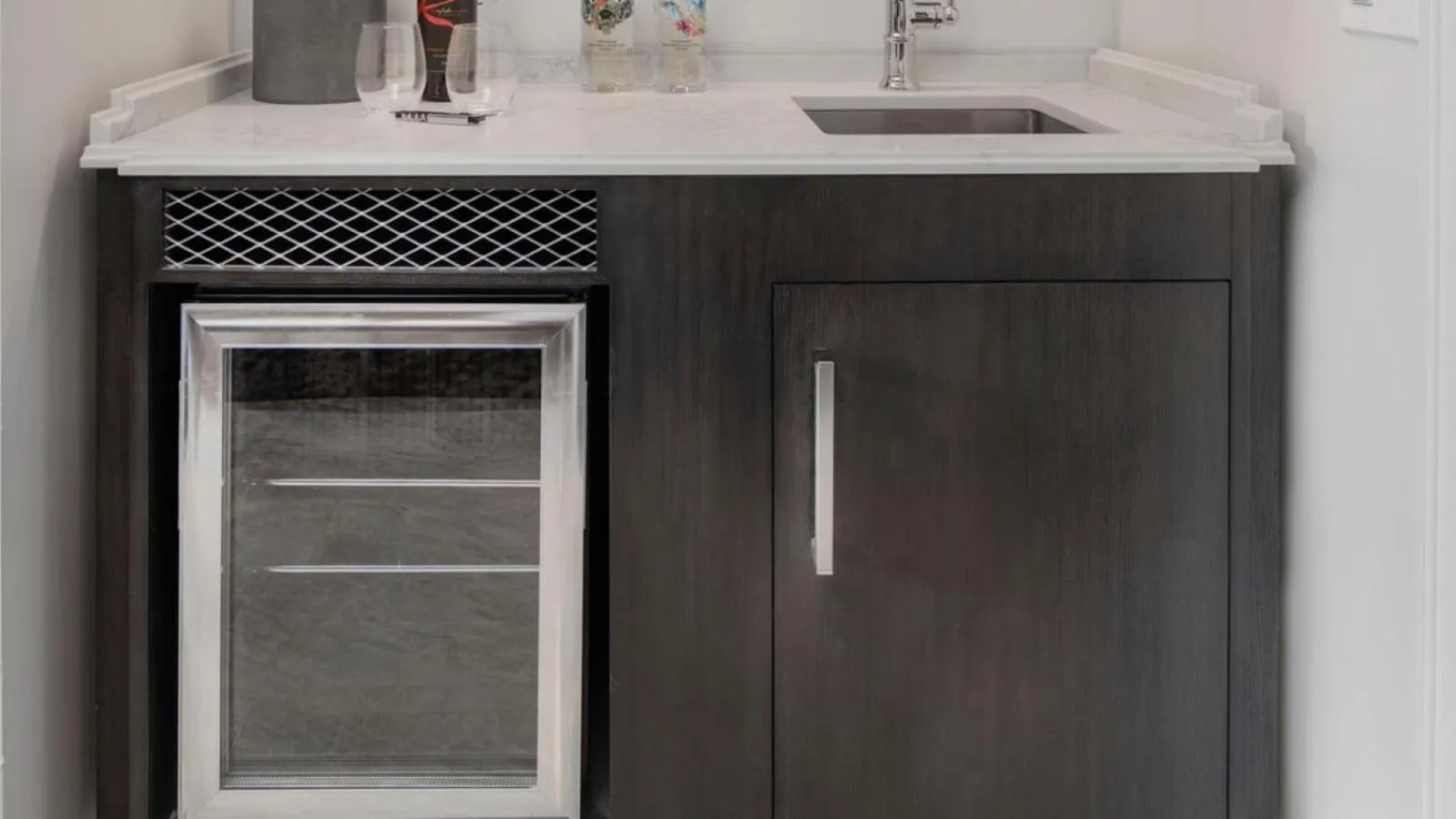 minibar in JW Marriott Savannah Plant Riverside District