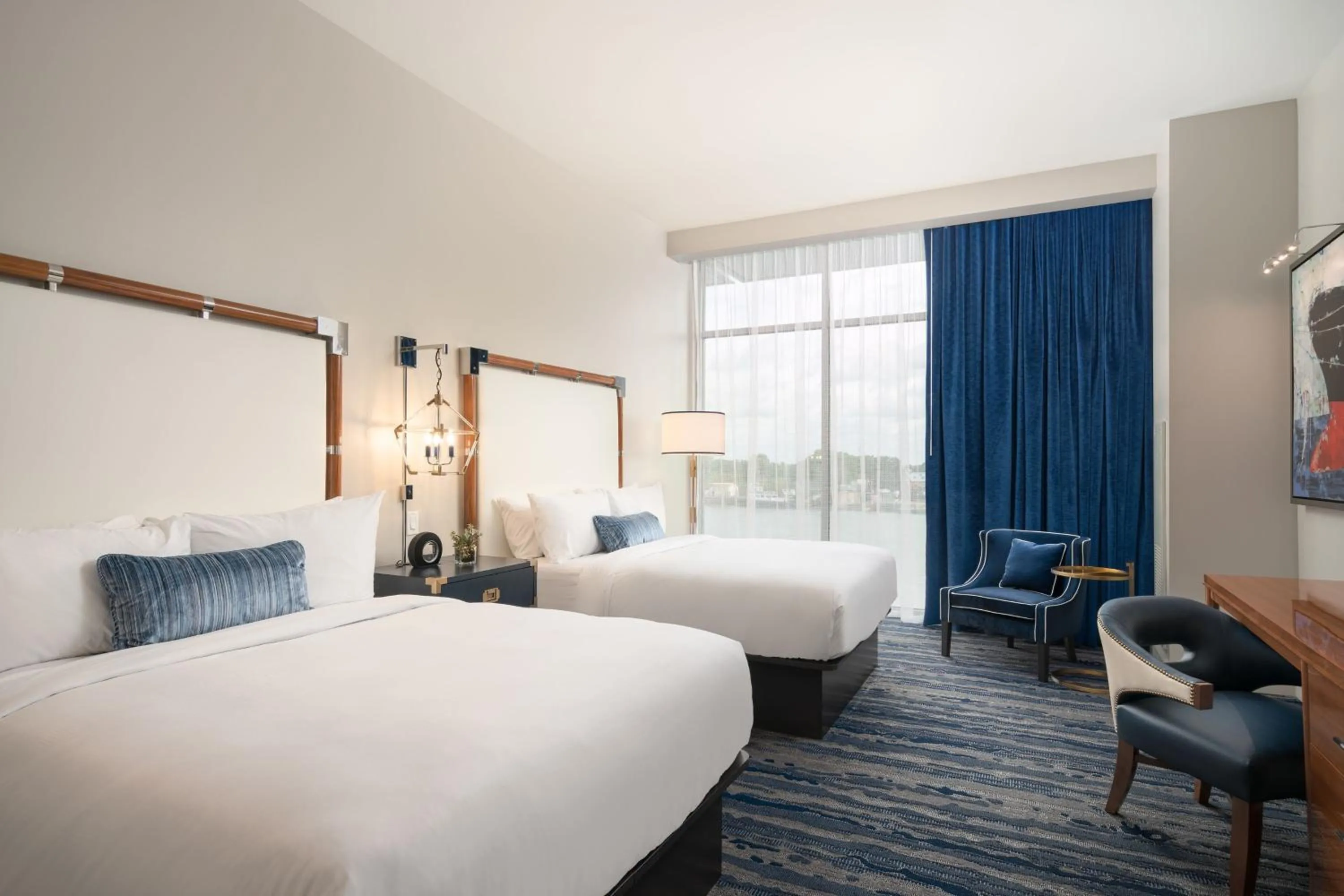 Photo of the whole room, Bed in JW Marriott Savannah Plant Riverside District