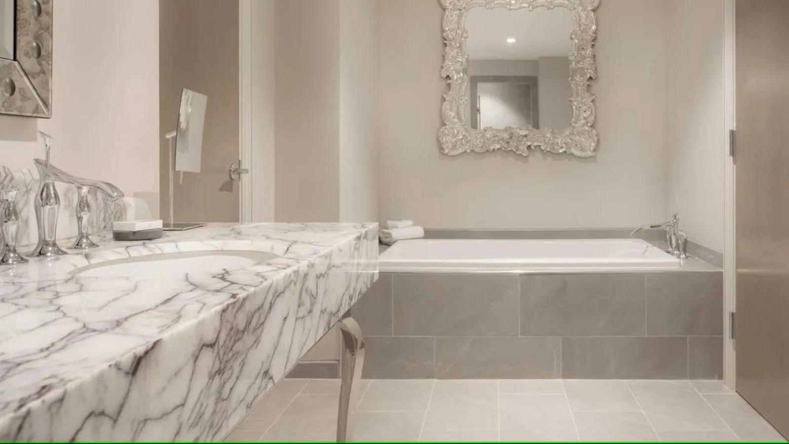 Bathroom, Bed in JW Marriott Savannah Plant Riverside District