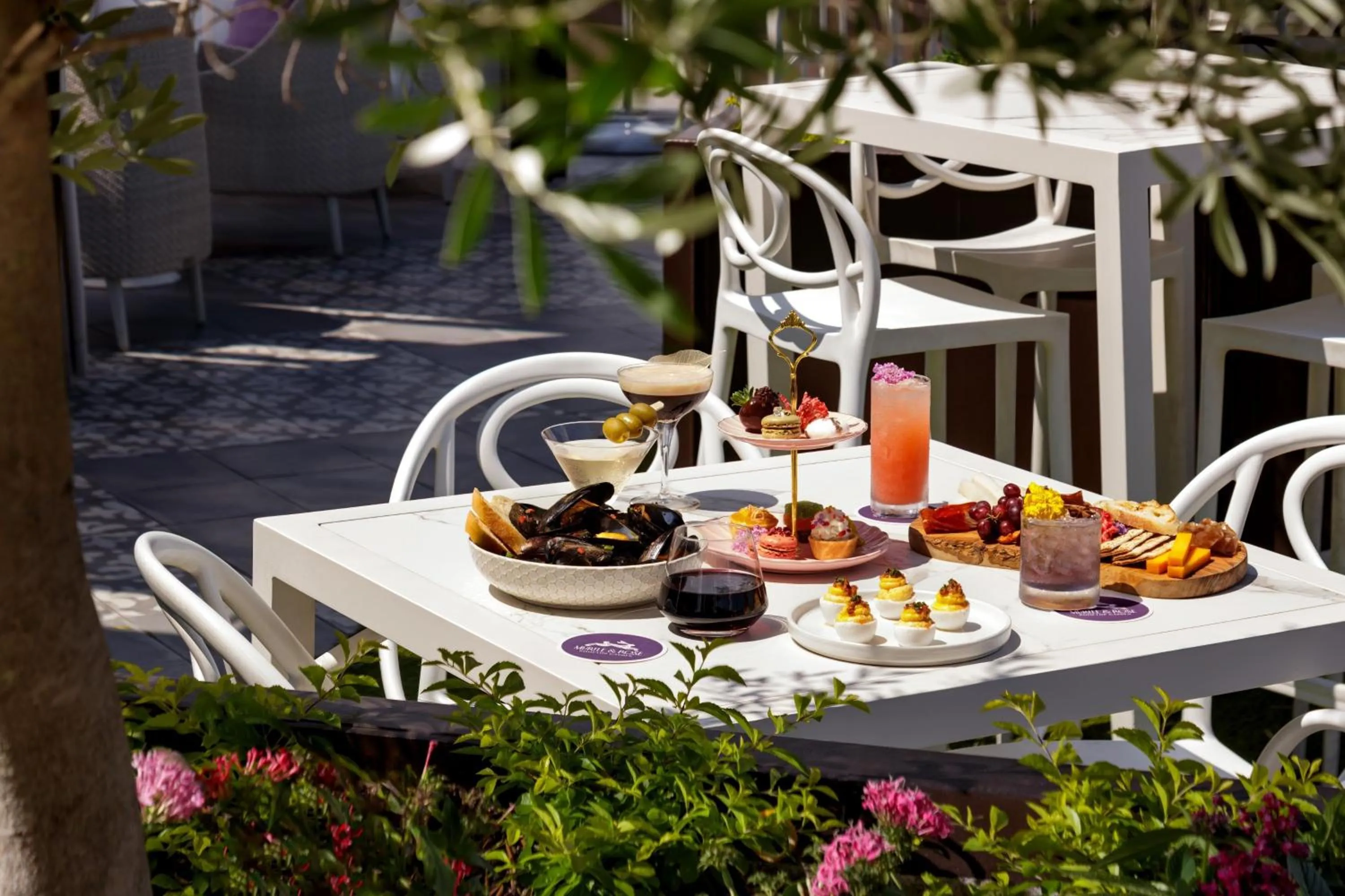 Lounge or bar in JW Marriott Savannah Plant Riverside District