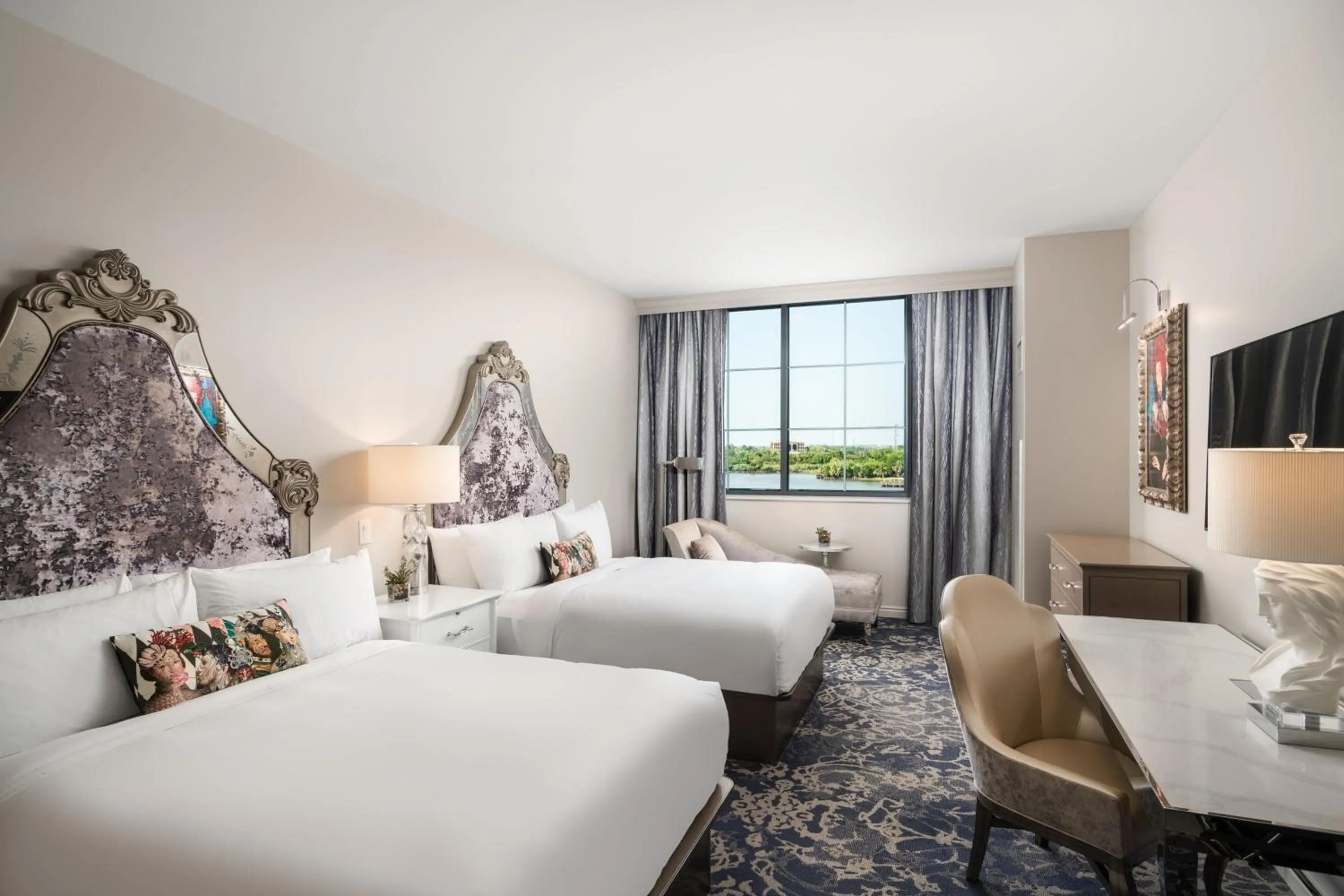 Photo of the whole room, Bed in JW Marriott Savannah Plant Riverside District