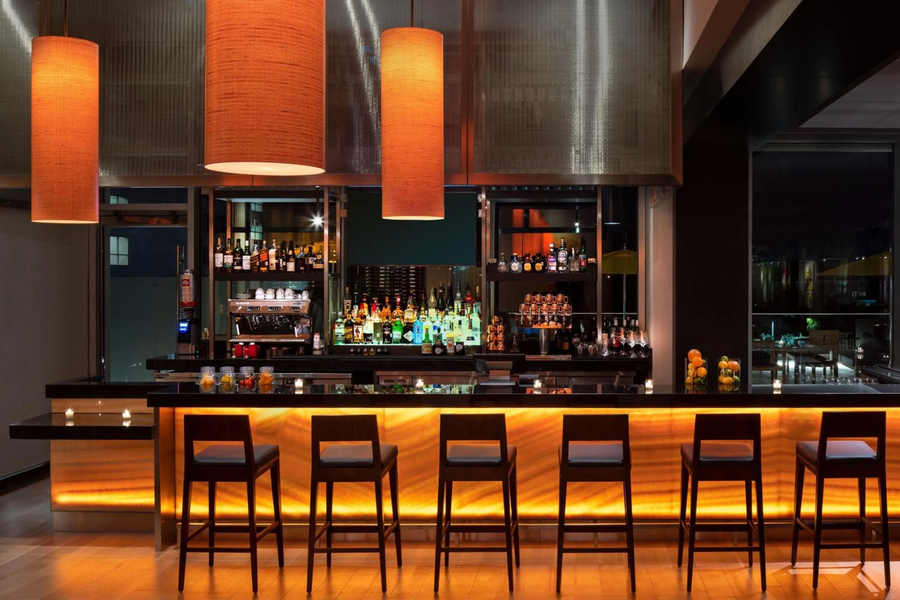 Lounge or bar in The Westin Houston Medical Center - Museum District