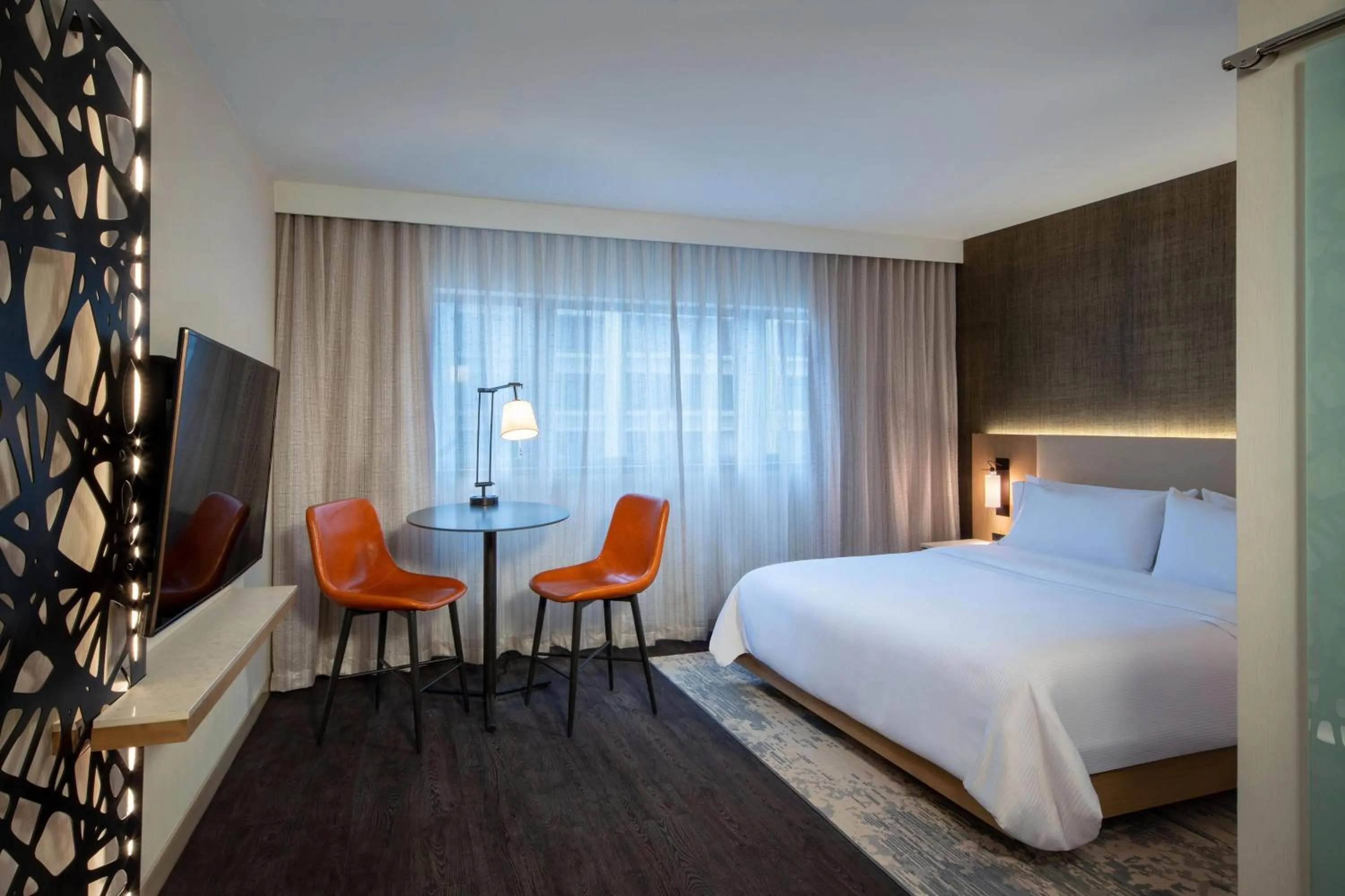 Photo of the whole room, Bed in The Westin Houston Medical Center - Museum District