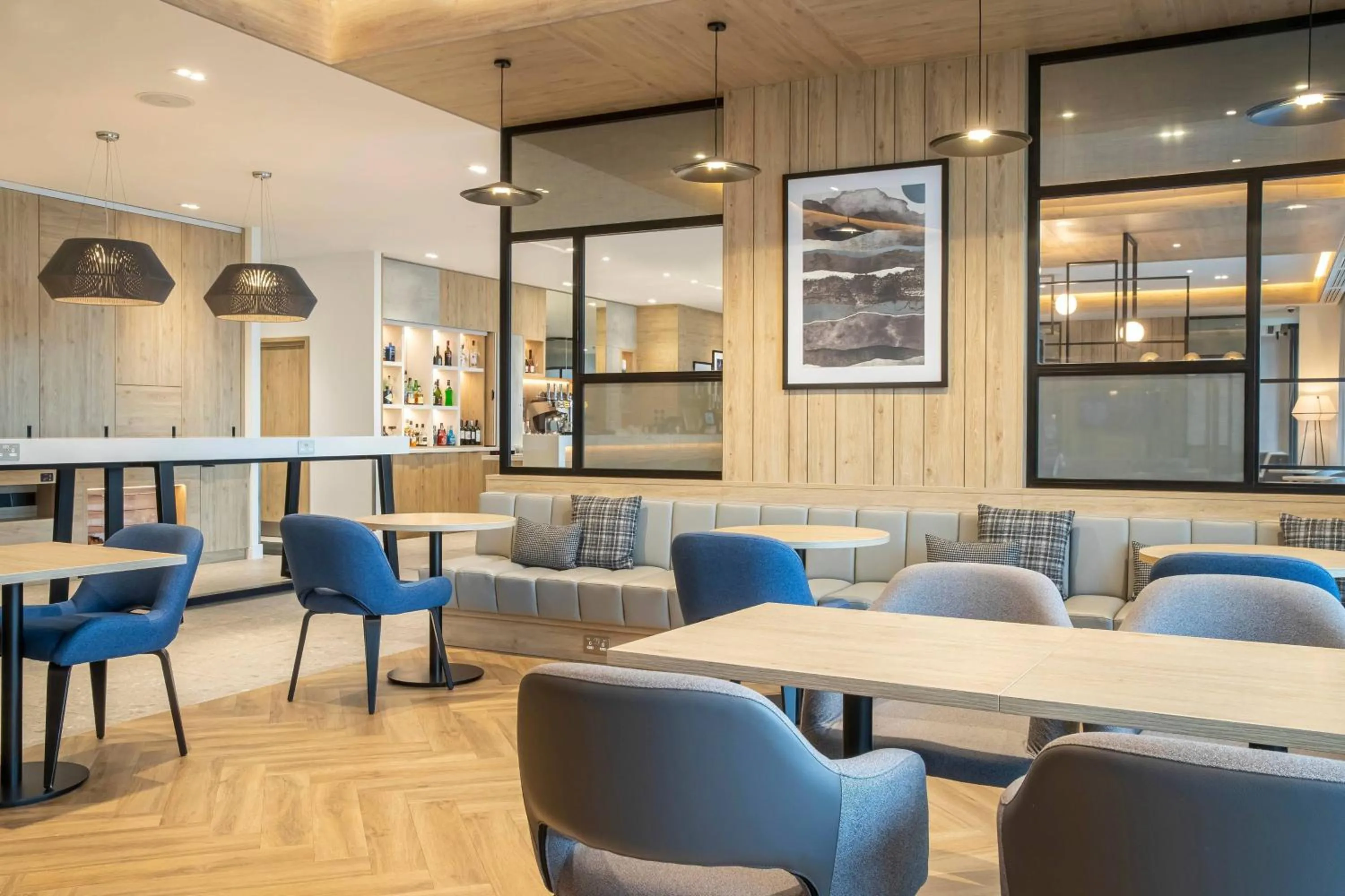 Lounge or bar in Courtyard by Marriott Inverness Airport