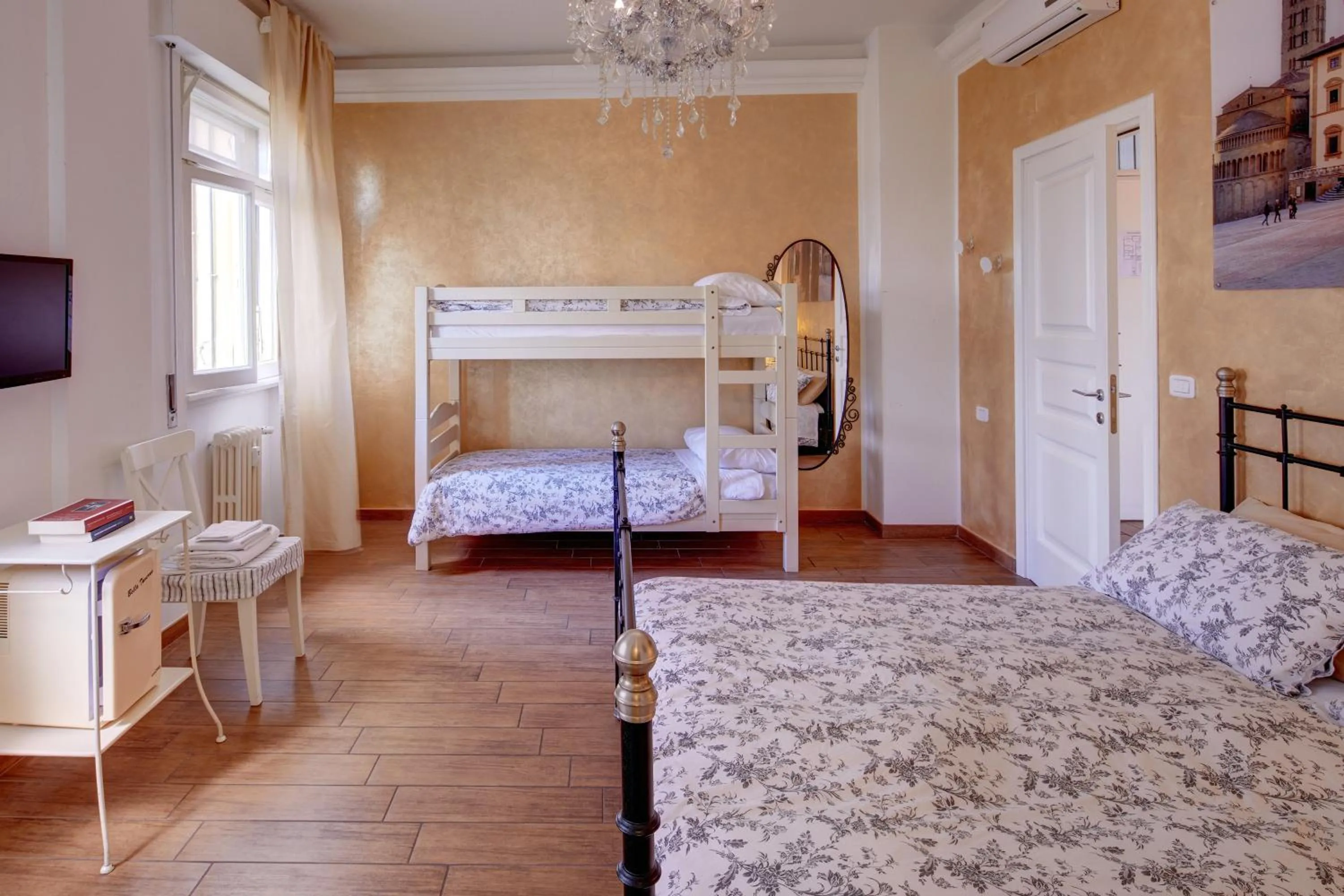 Photo of the whole room, Bed in Cento Passi dal Duomo B&B