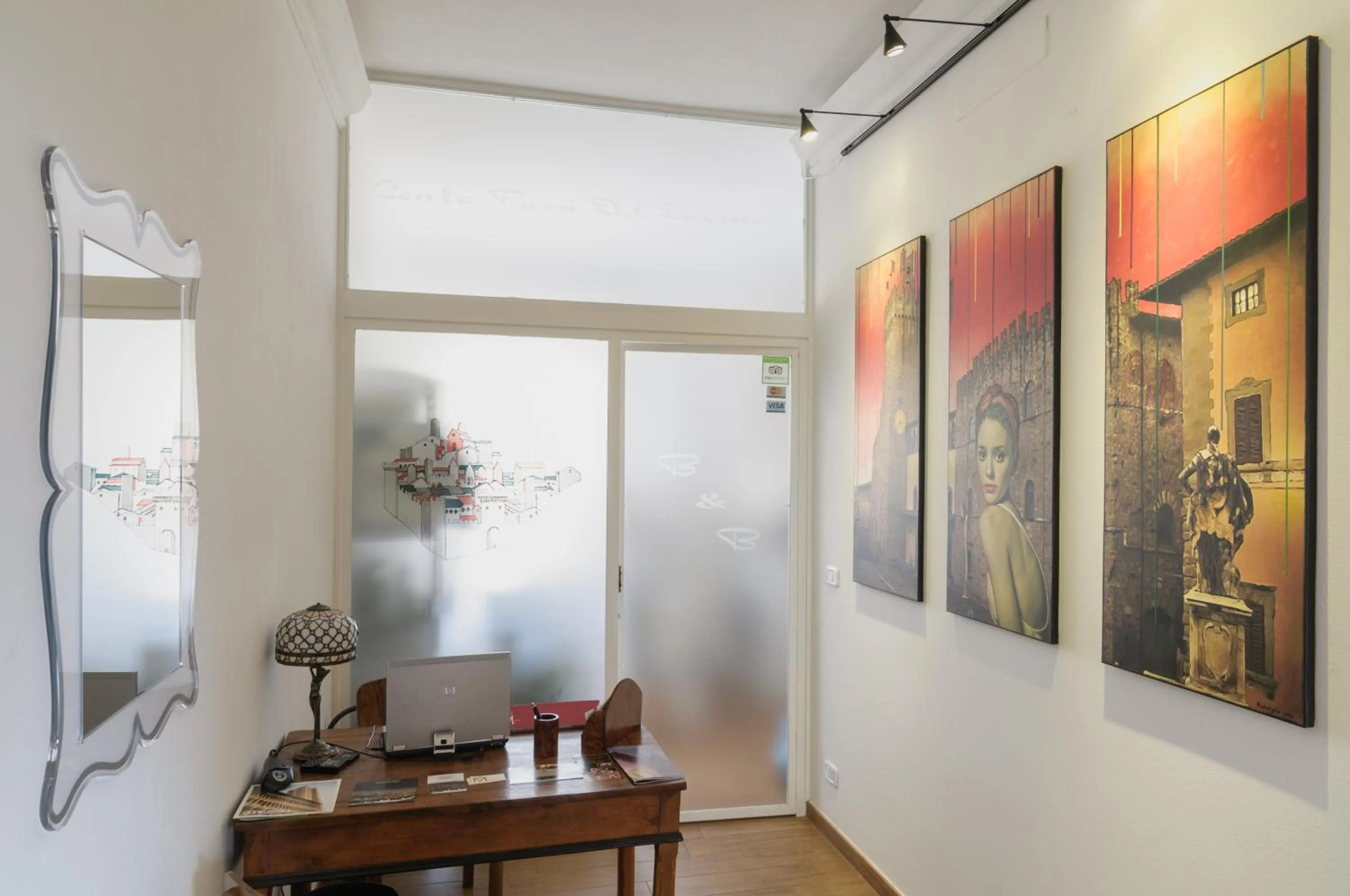 Lobby or reception in Cento Passi dal Duomo B&B