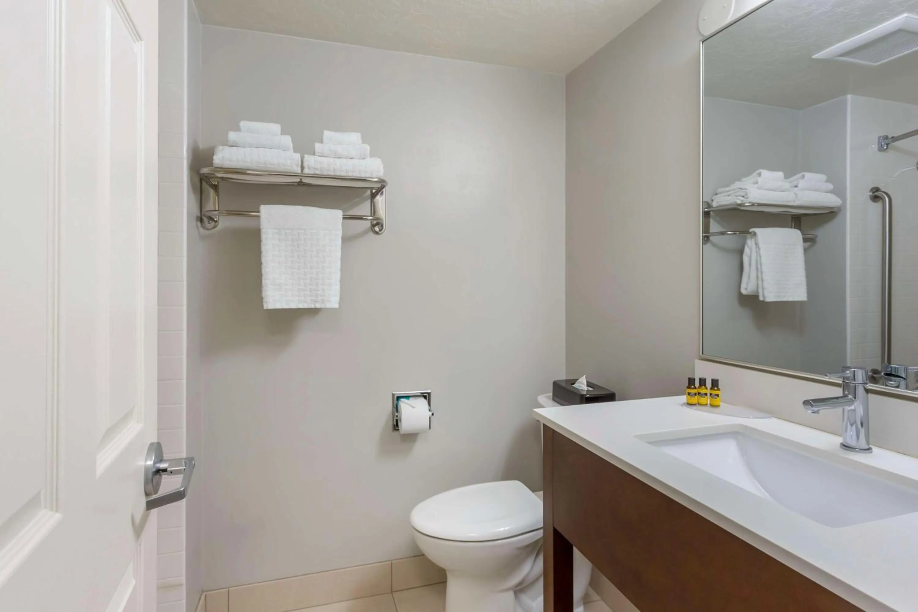 Bathroom in Best Western PLUS Cotton Tree Inn