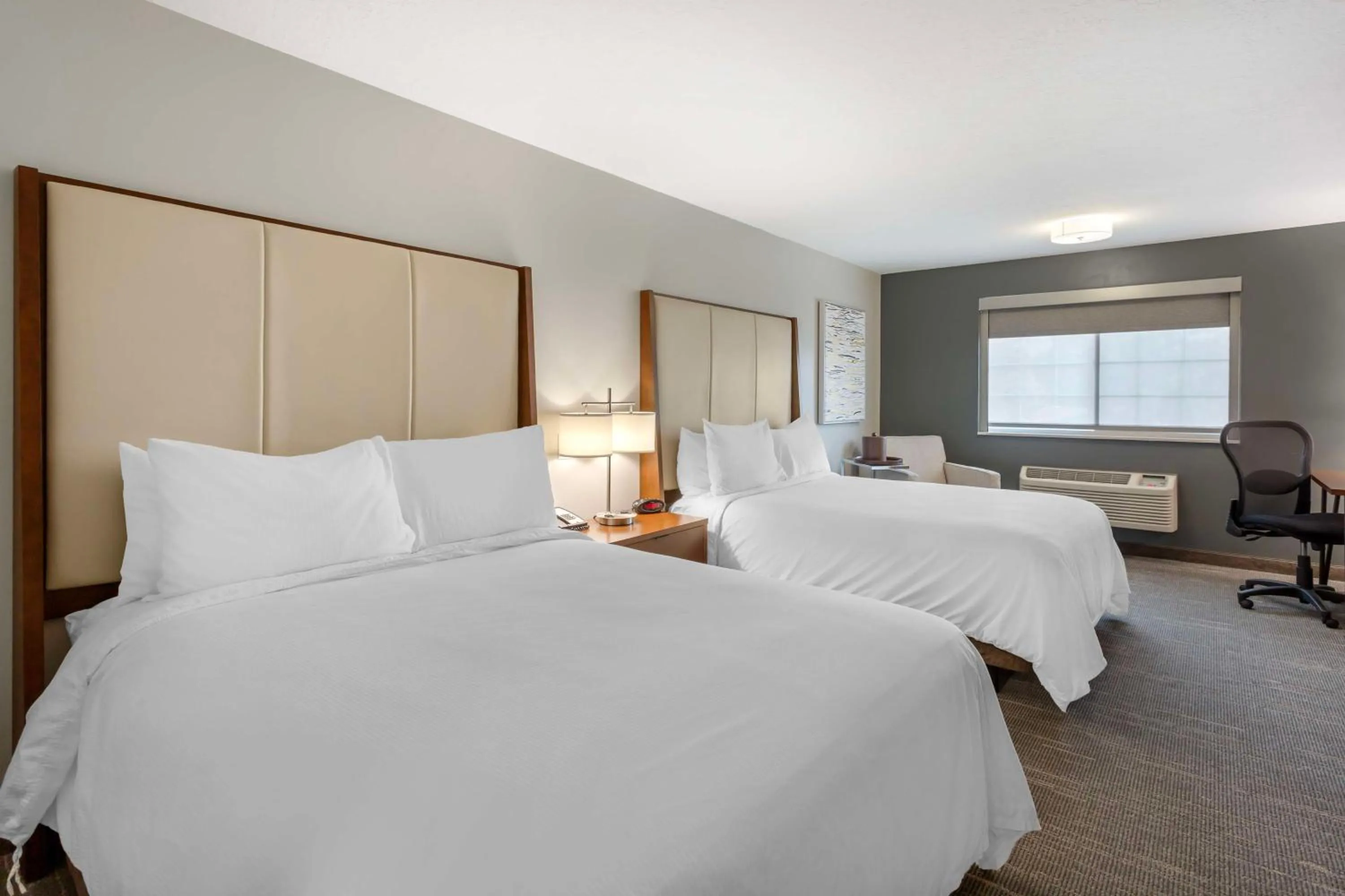 Bedroom, Bed in Best Western PLUS Cotton Tree Inn