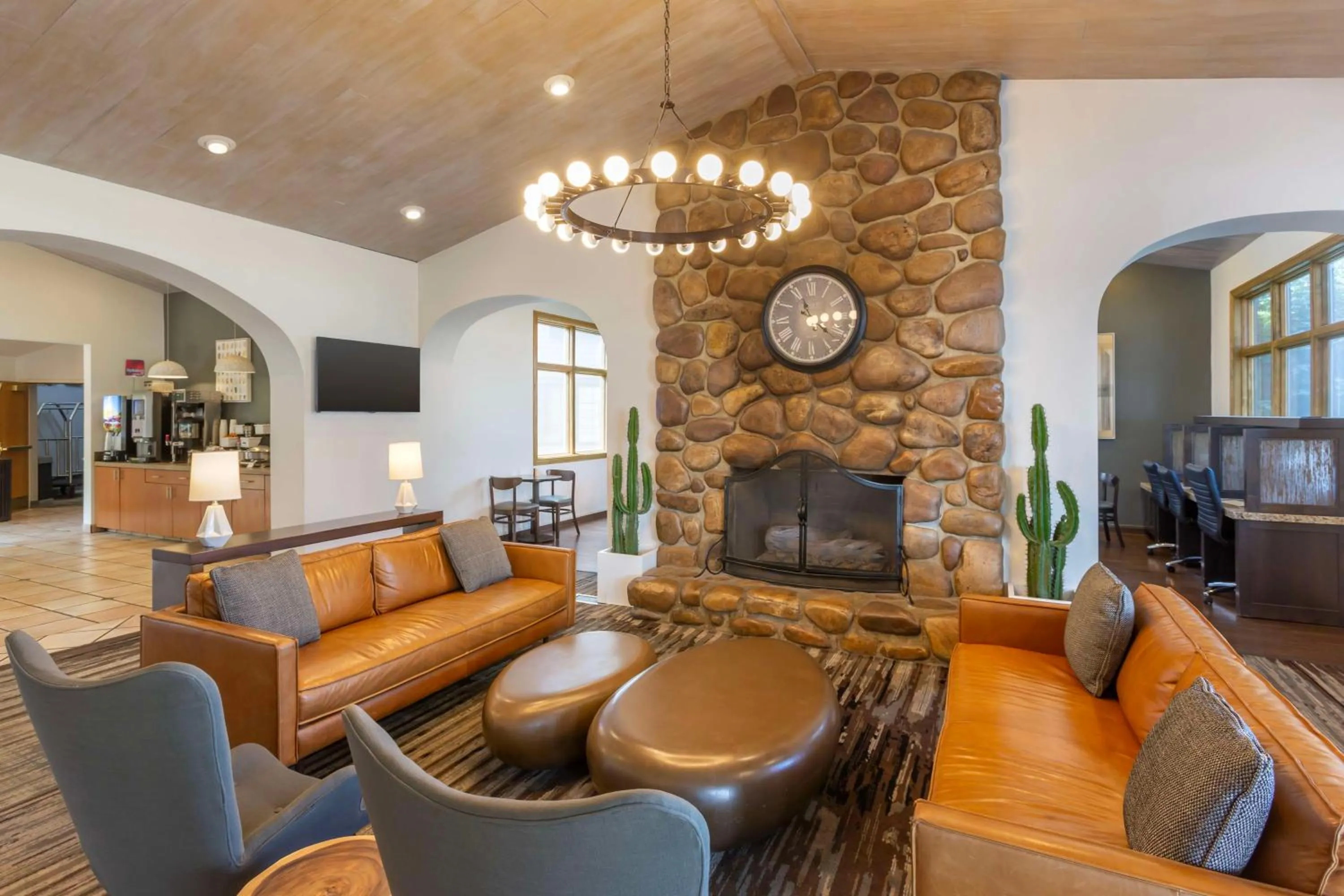 Lobby or reception in Best Western PLUS Cotton Tree Inn