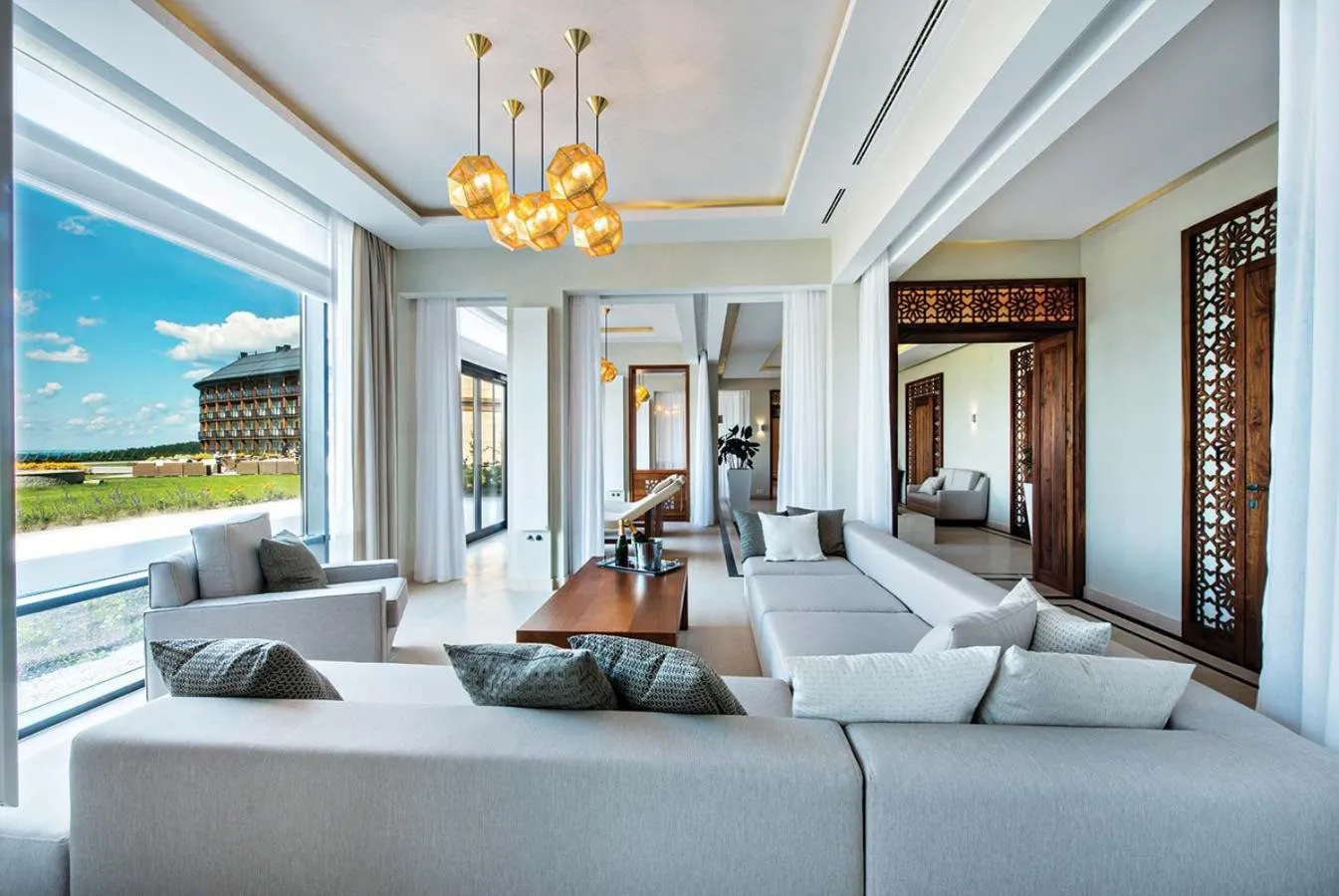 Communal lounge/ TV room in Hotel Arłamów