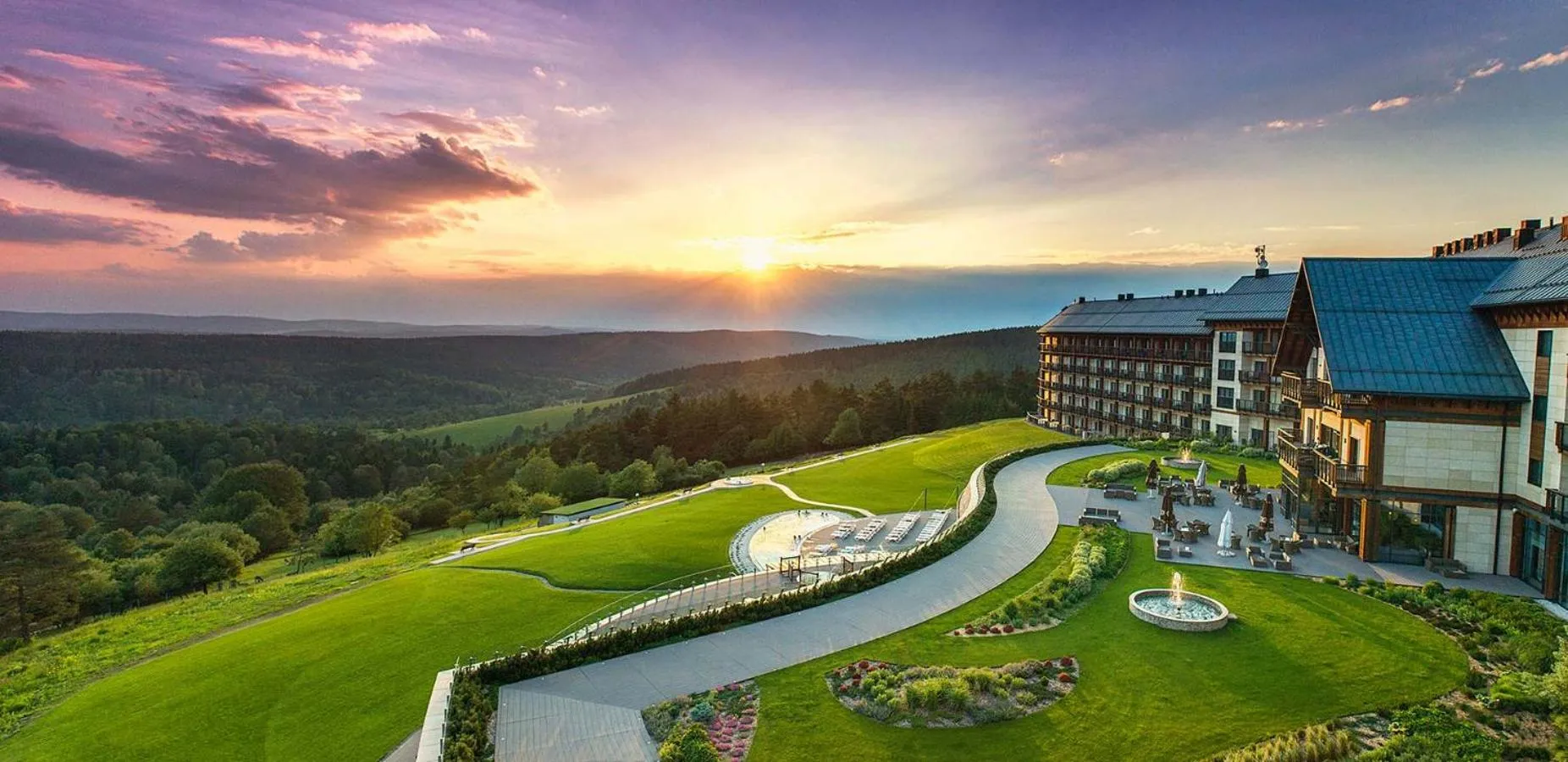 Facade/entrance in Hotel Arłamów