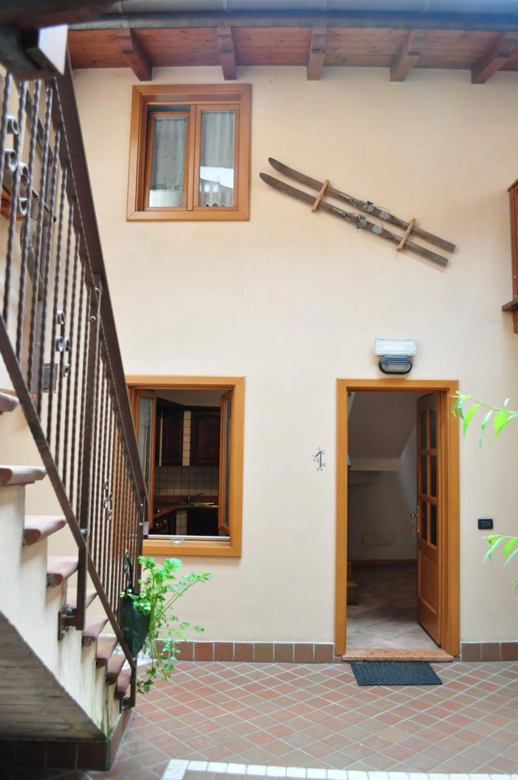 Facade/entrance in Ai Vellutai