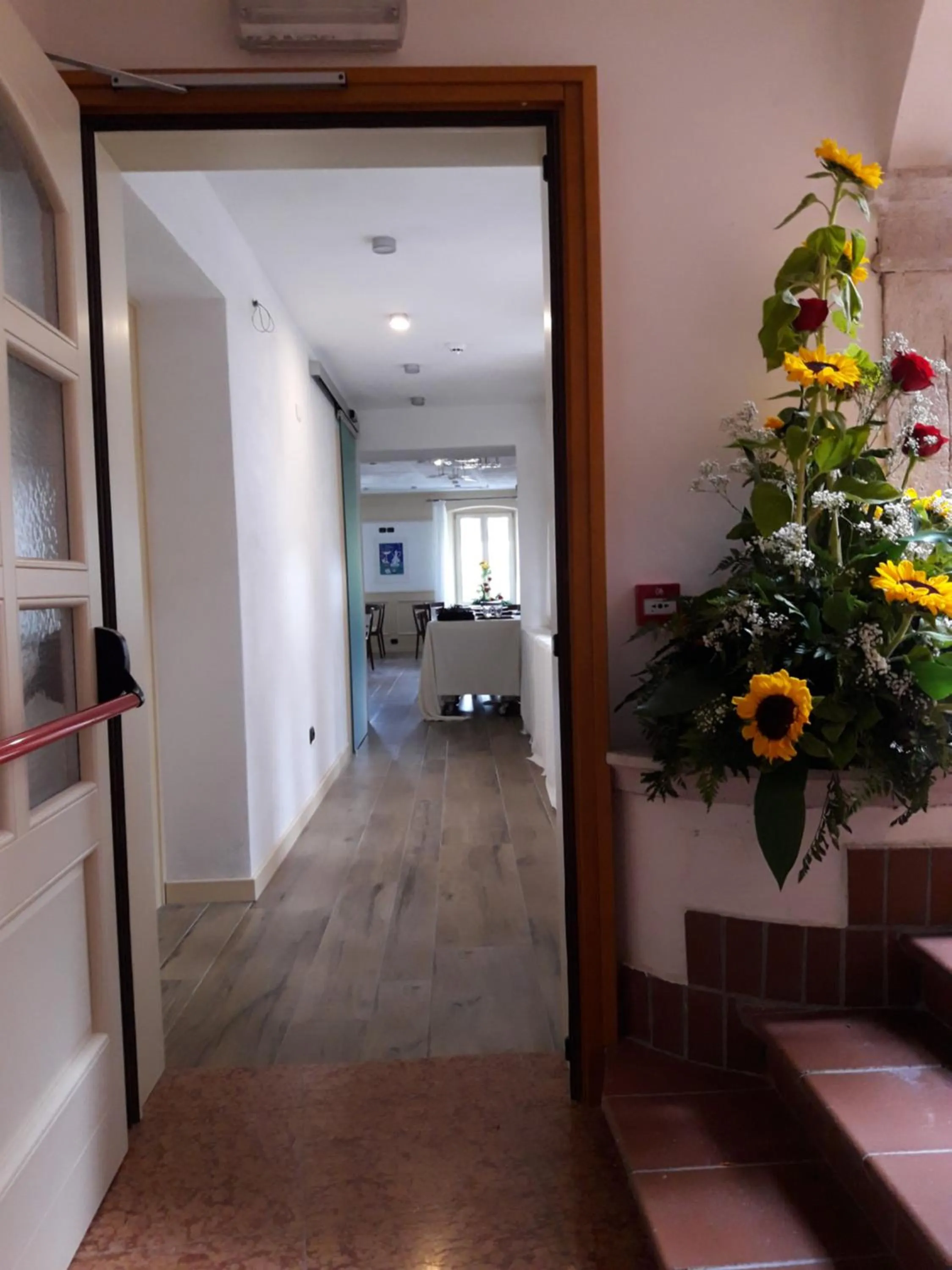 Restaurant/places to eat in Ai Vellutai