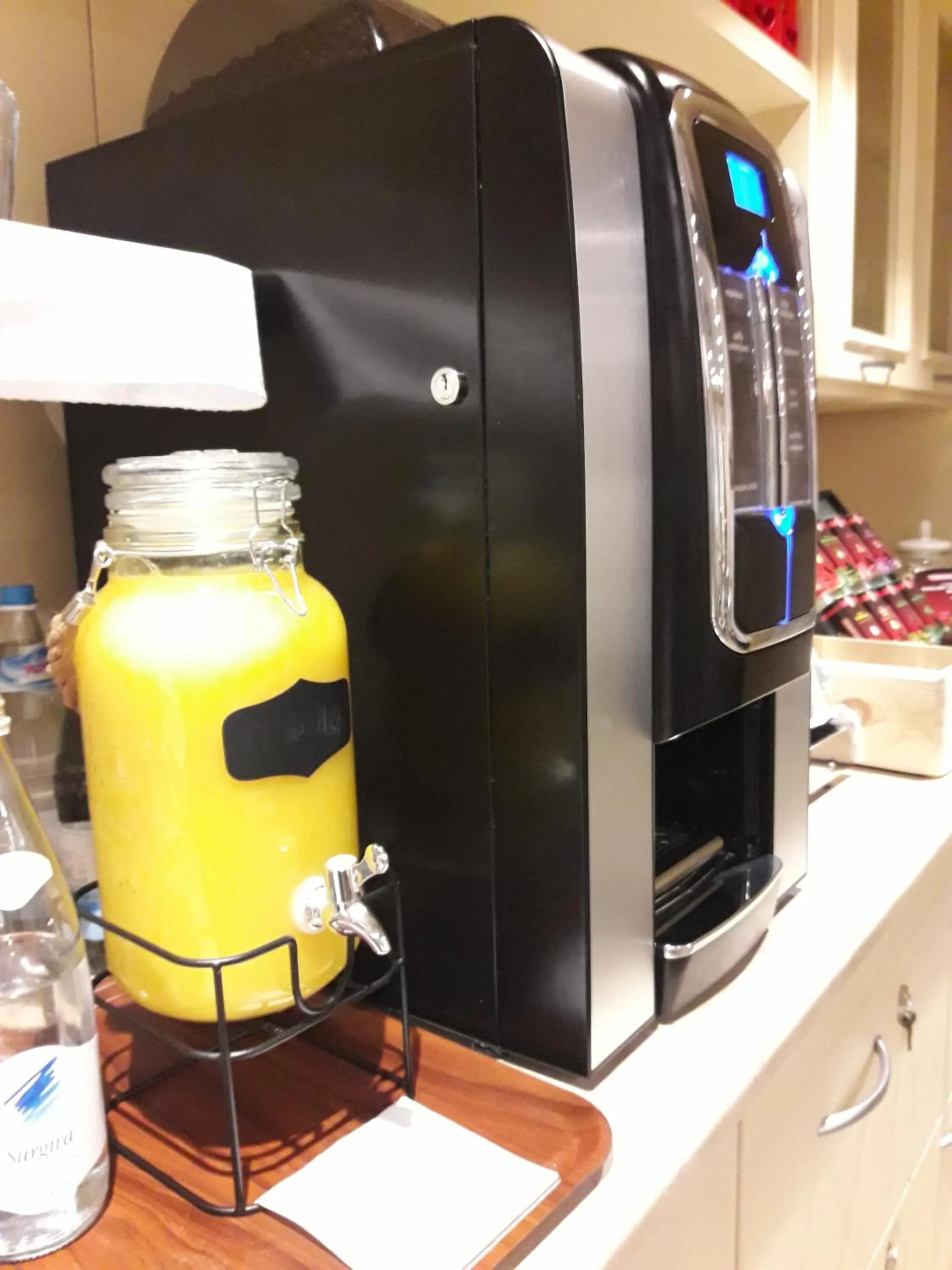 Coffee/tea facilities in Ai Vellutai