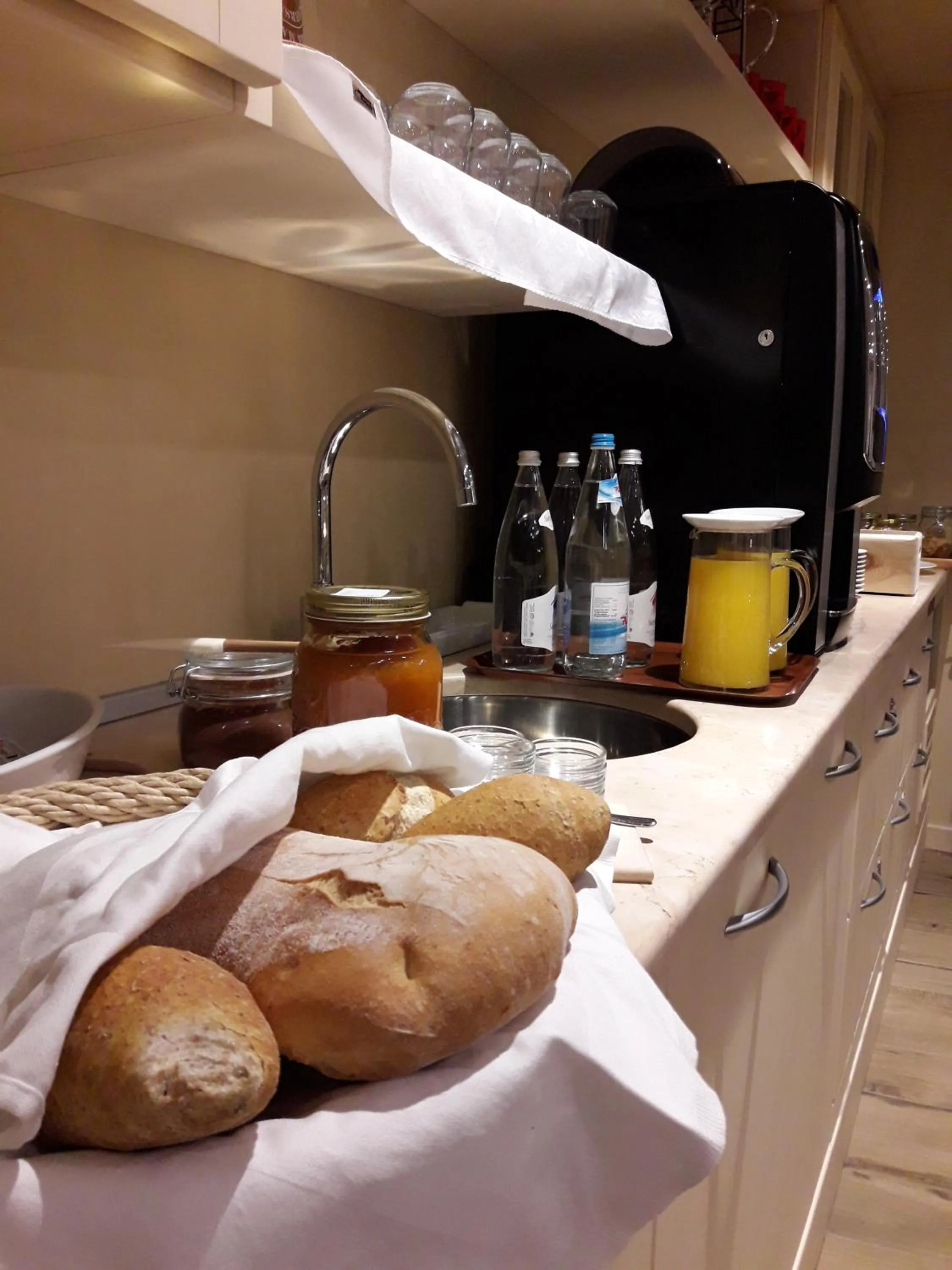 Breakfast in Ai Vellutai