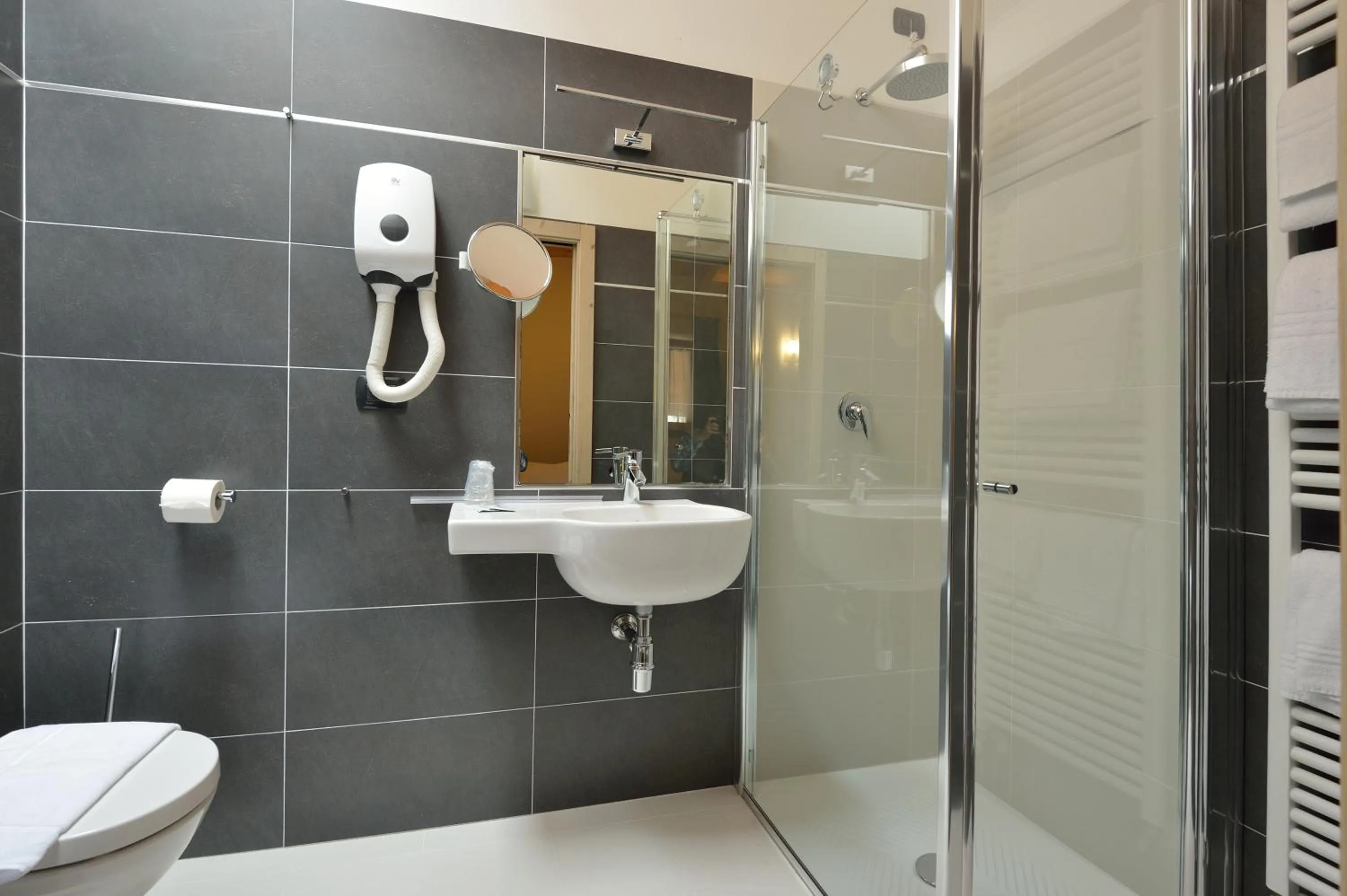 Bathroom in Ai Vellutai