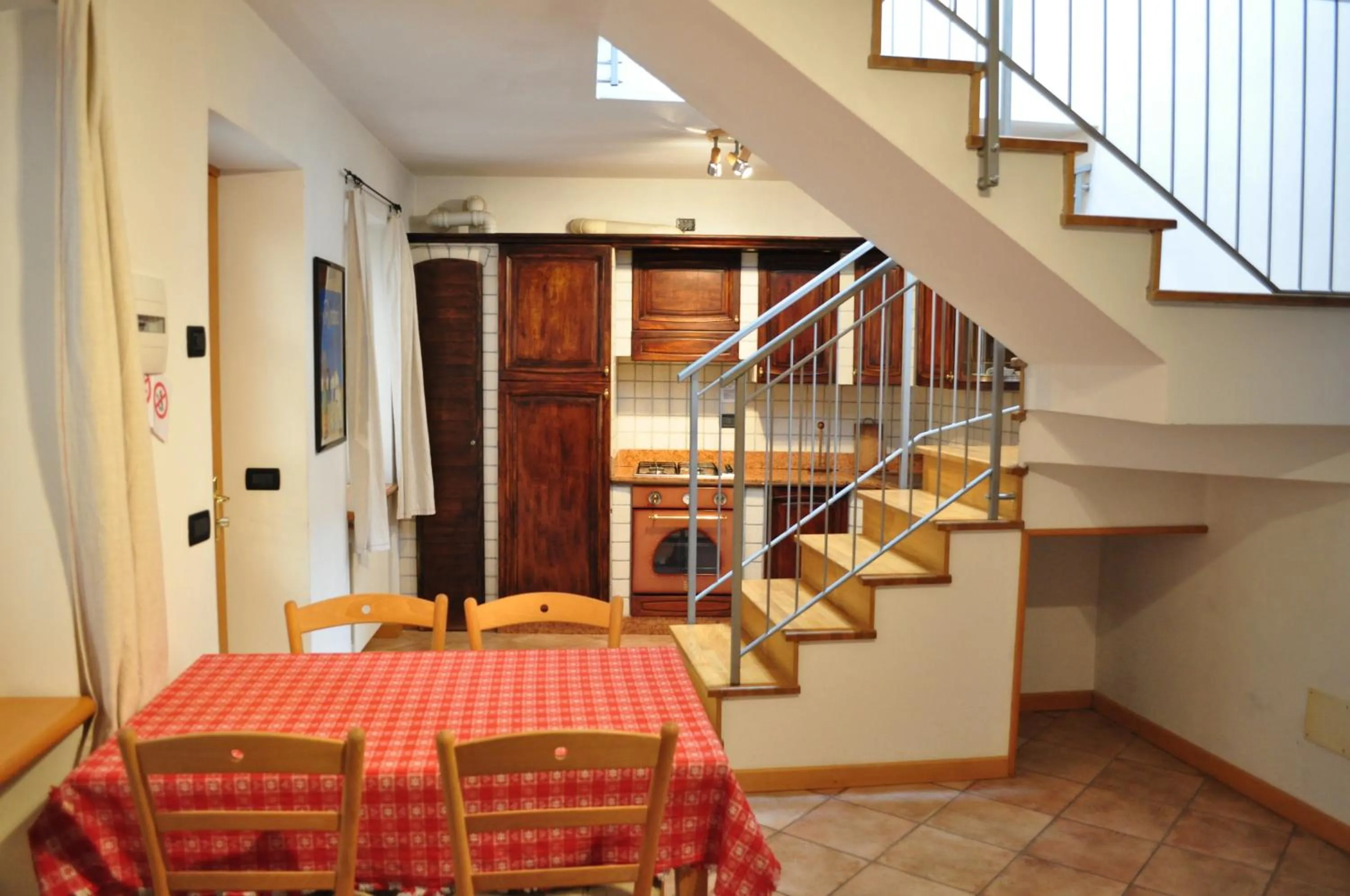 Restaurant/places to eat in Ai Vellutai