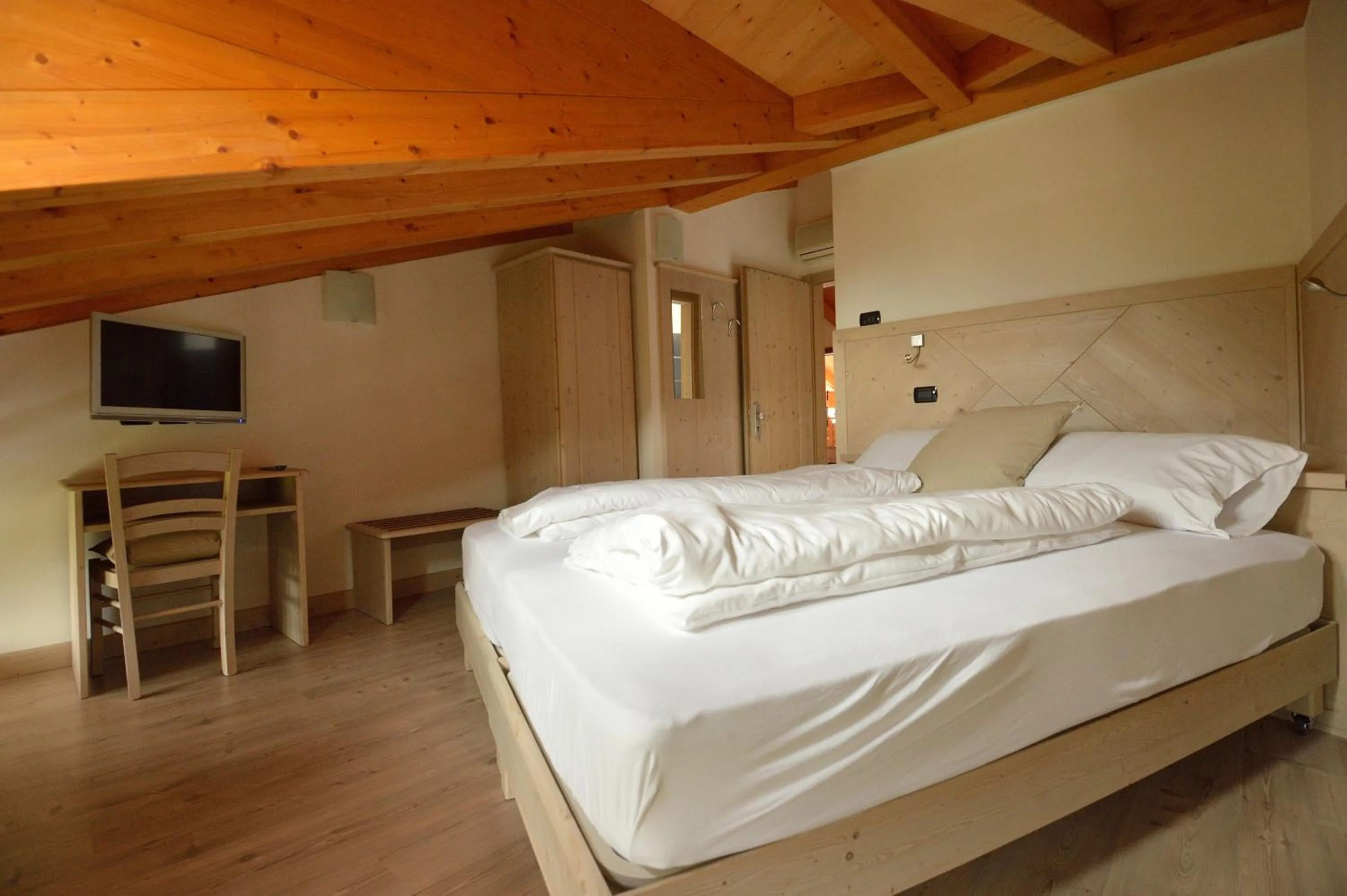 Photo of the whole room, Bed in Ai Vellutai