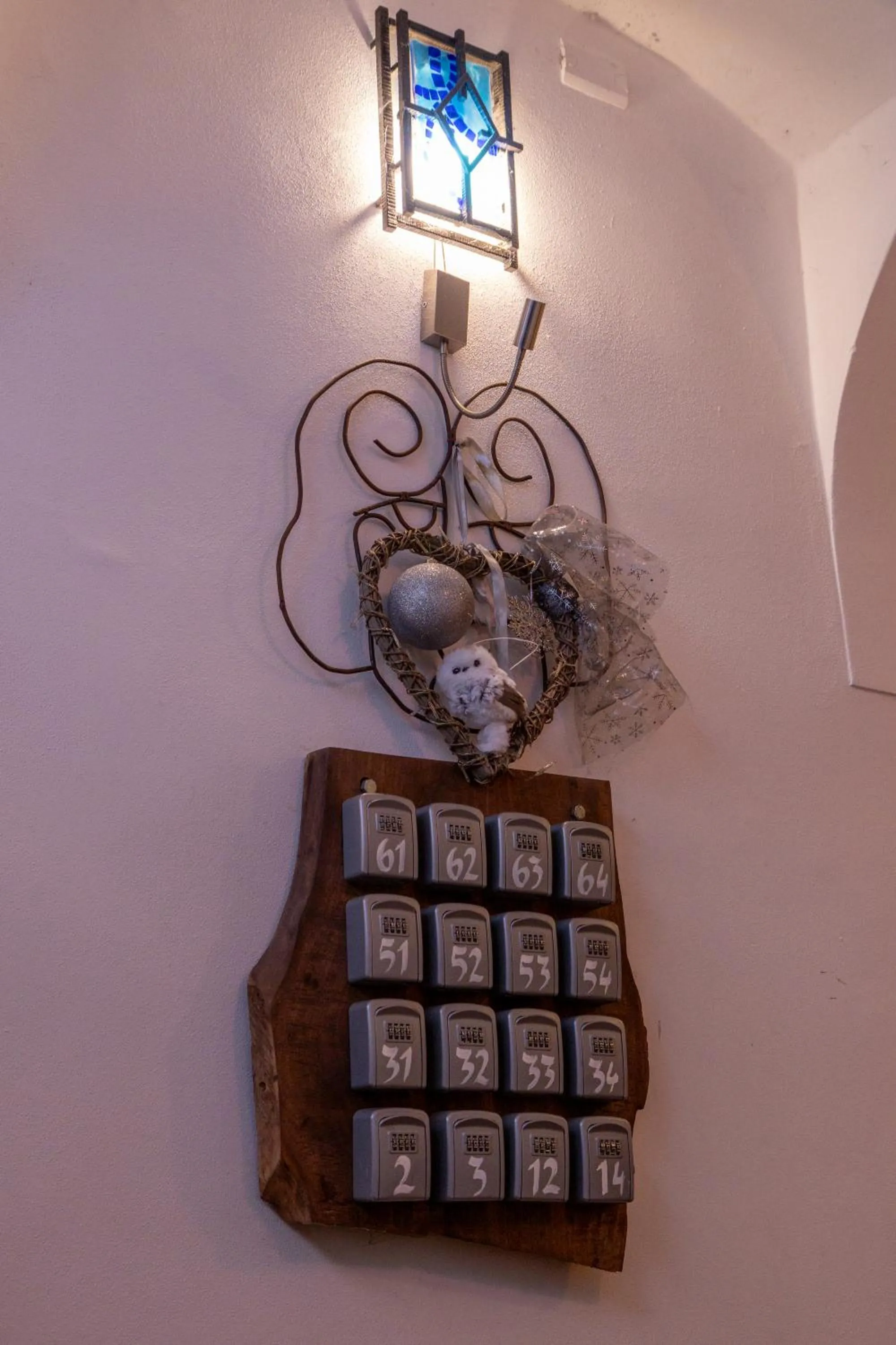 Facade/entrance in Ai Vellutai