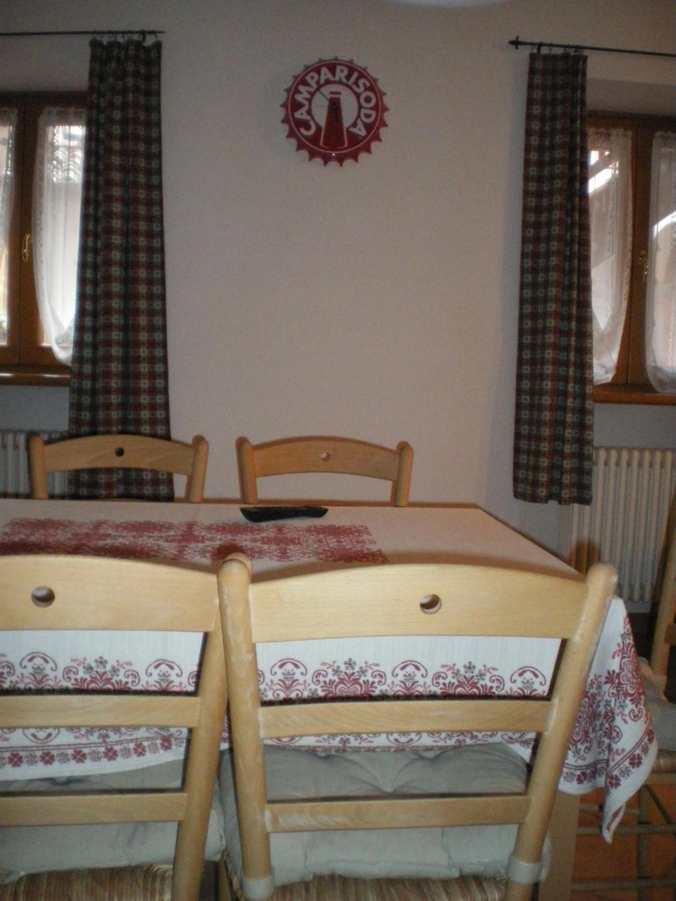 Restaurant/places to eat, Bed in Ai Vellutai