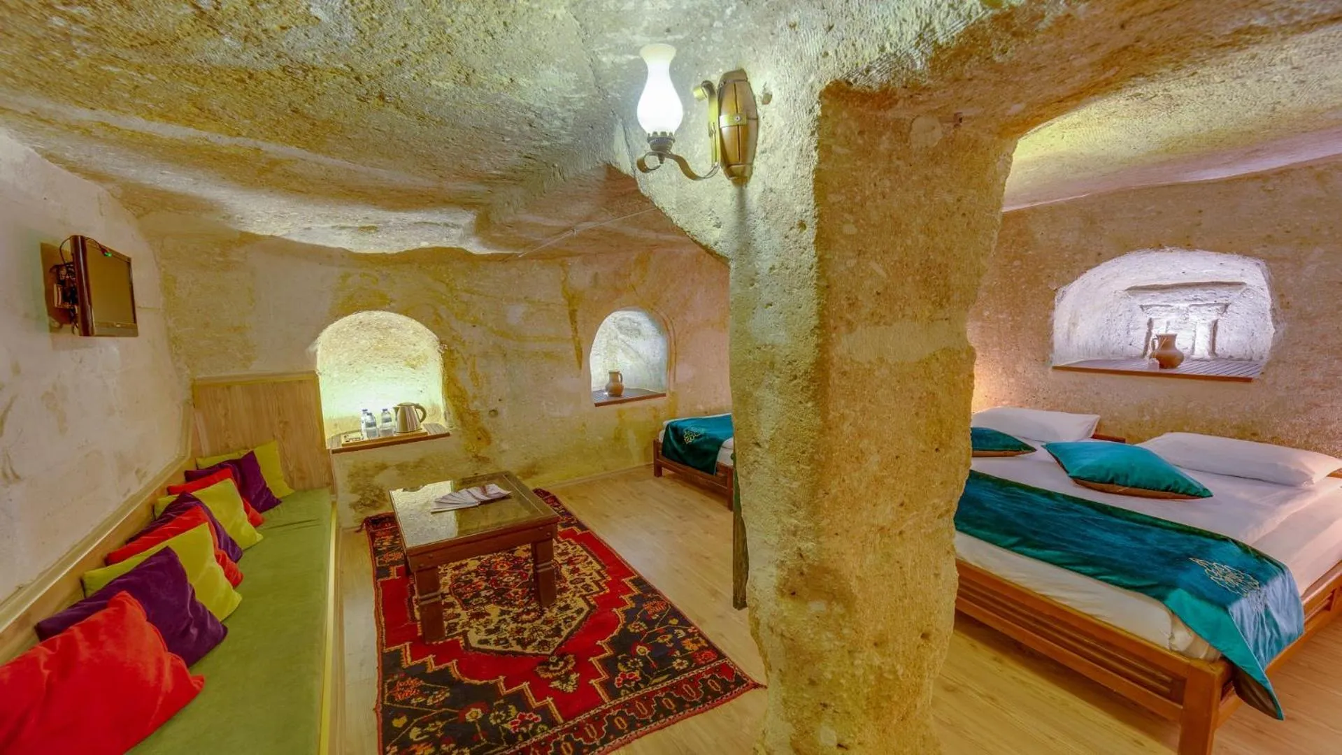 Photo of the whole room, Bed in Cappadocia Abras Cave Hotel