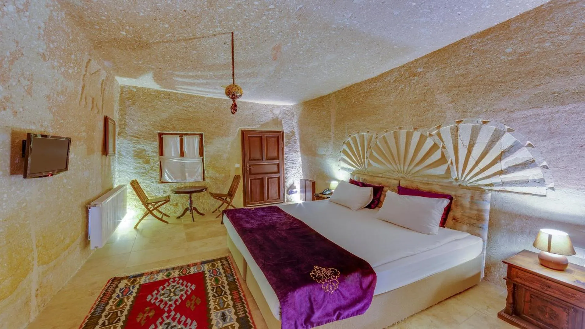 Photo of the whole room, Bed in Cappadocia Abras Cave Hotel