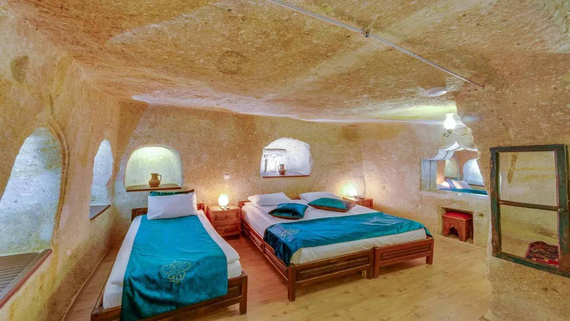 Deluxe Room (2 Adults + 1 Child) in Cappadocia Abras Cave Hotel Deluxe Room (2 Adults + 1 Child) in Cappadocia Abras Cave Hotel